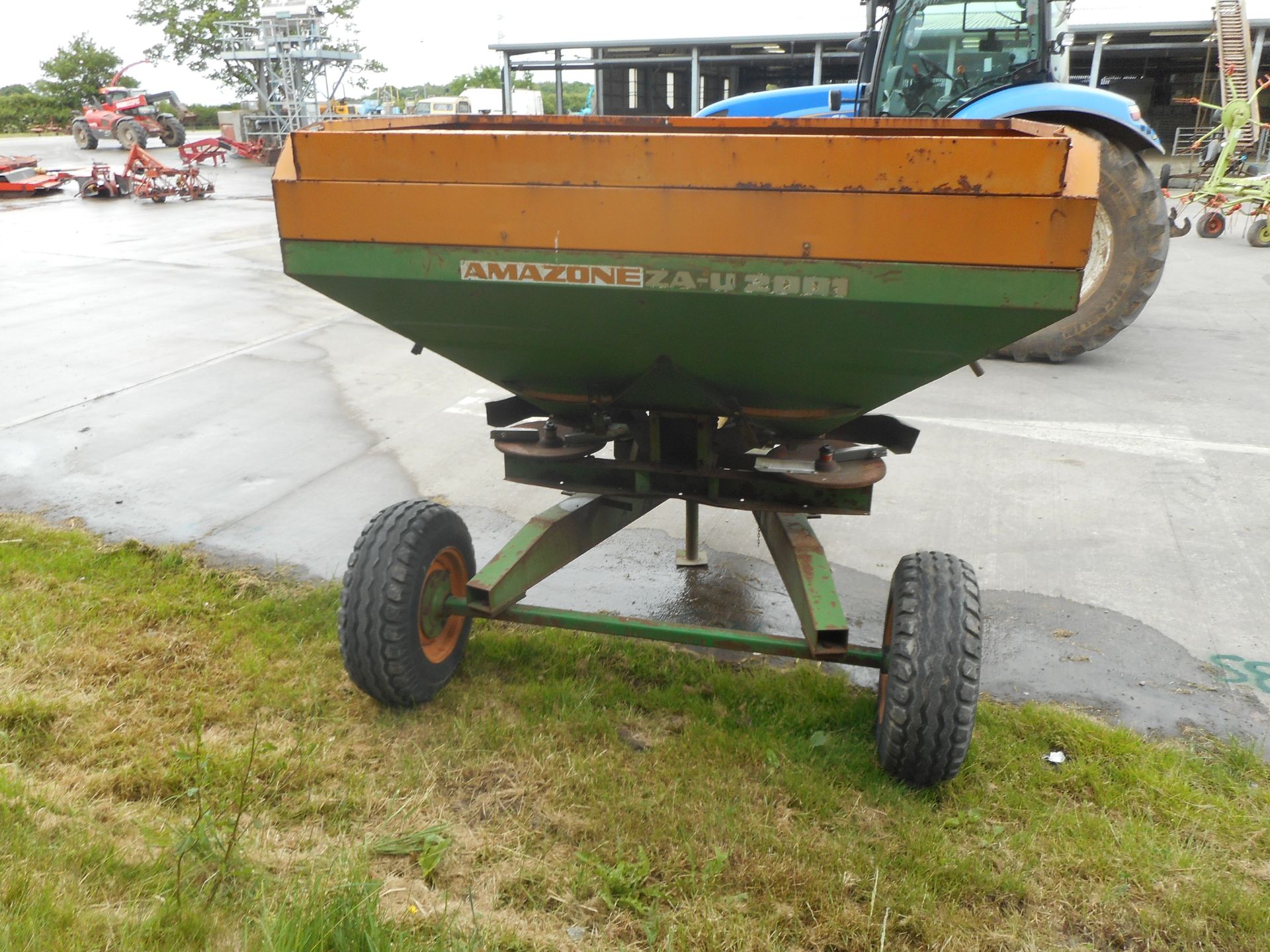 AMAZONE ZA- U TRAILER FERTILISER SPINNER (2001) - Image 2 of 2