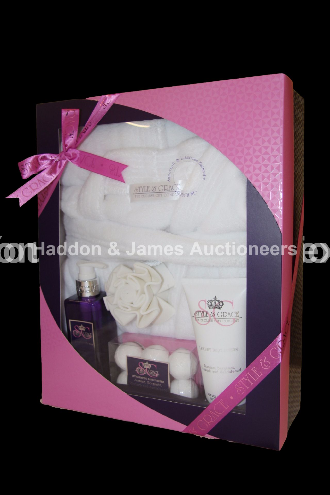 V Brand New Style & Grace Deluxe Robe Gift Set Including Bath Fizzers, Body Lotion And Body Wash