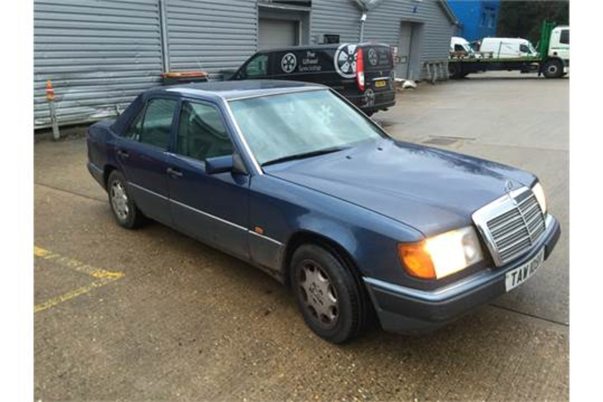Grade U Mercedes 230E Auto 1992 4-Door Saloon 2299cc Petrol - Locking & Electrical Issues &