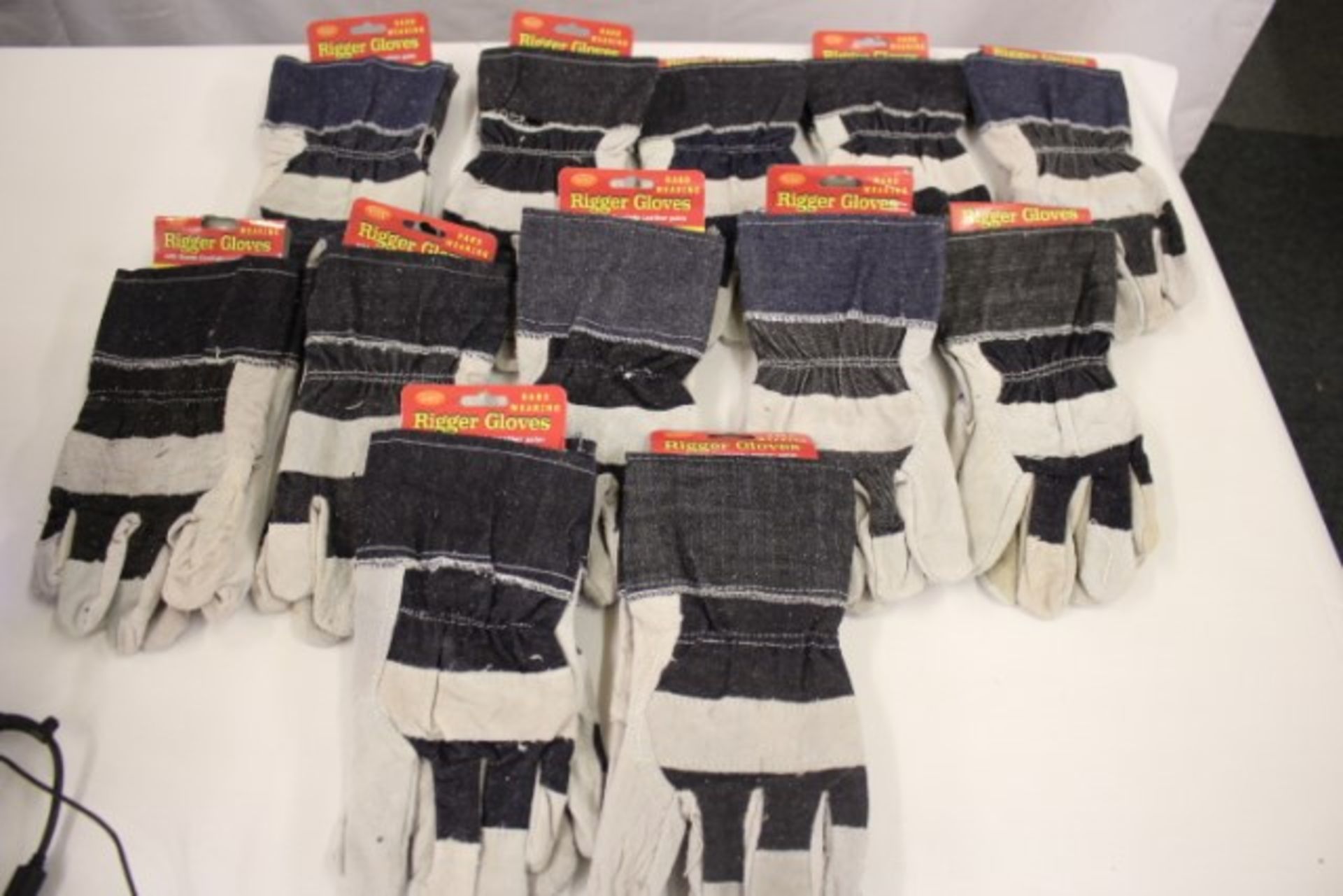 V Brand New One Dozen Pairs of Leather Rigger Gloves RP GBP £59.88