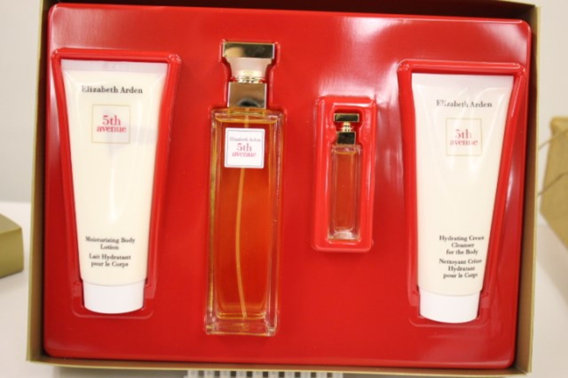 V Brand New Elizabeth Arden 5th Avenue Gift Set Including Eau De Parfum - Moisturising Body Lotion -