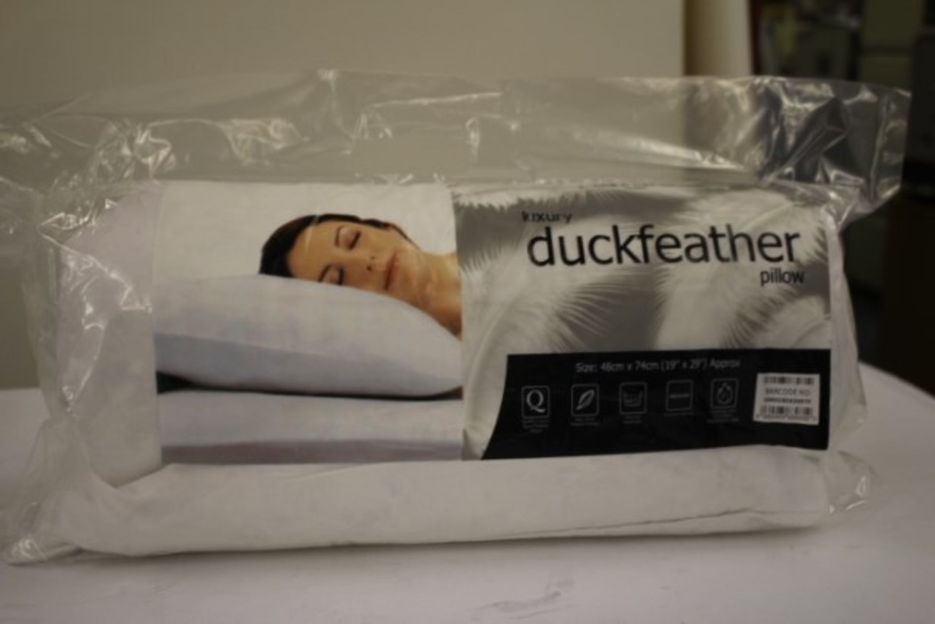 V Brand New Luxury Duck Feather Pillow RRP £29.99 X 20 Bid price to be multiplied by Twenty - Image 2 of 2