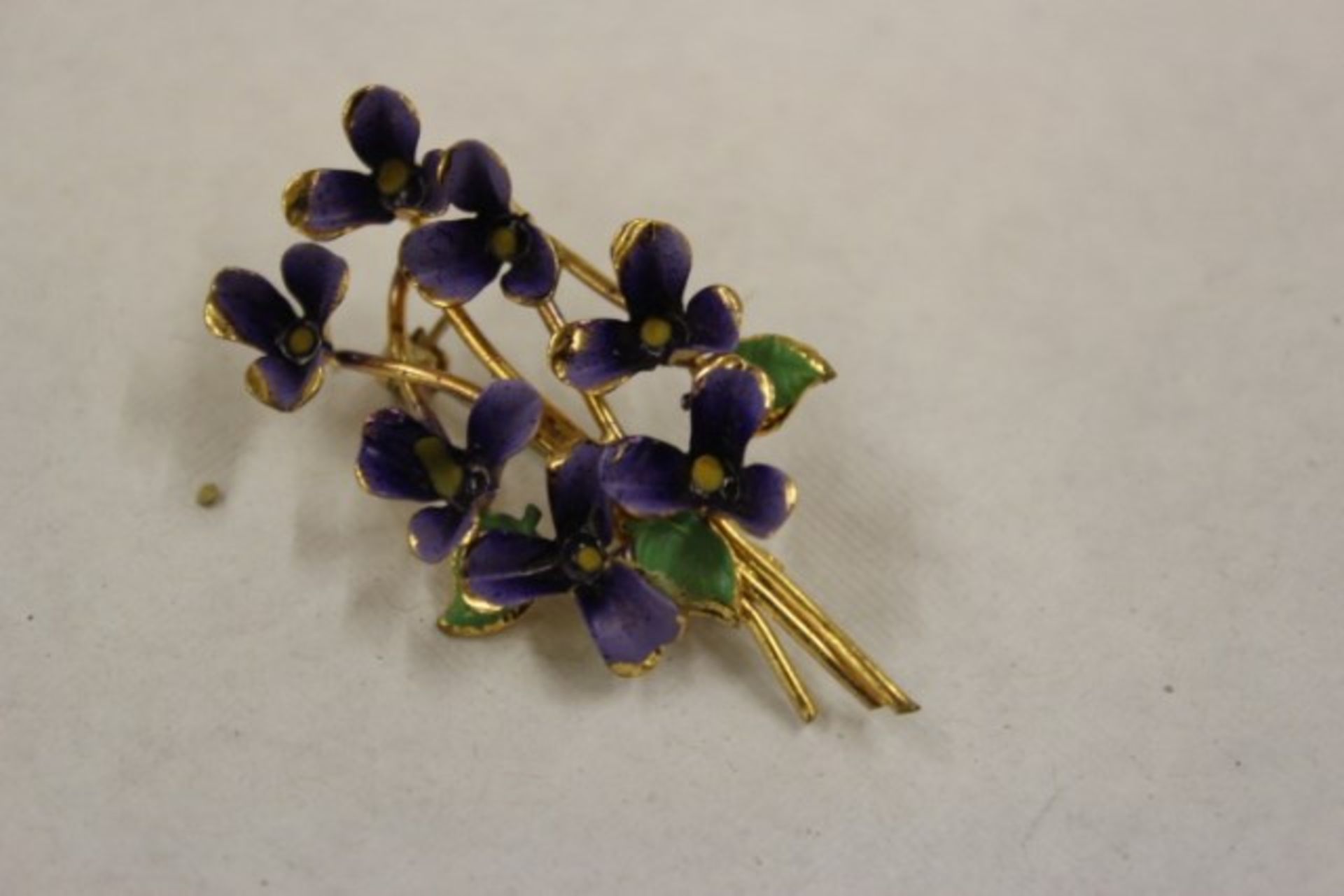 Grade U Ladies YM Purple Flower Brooch