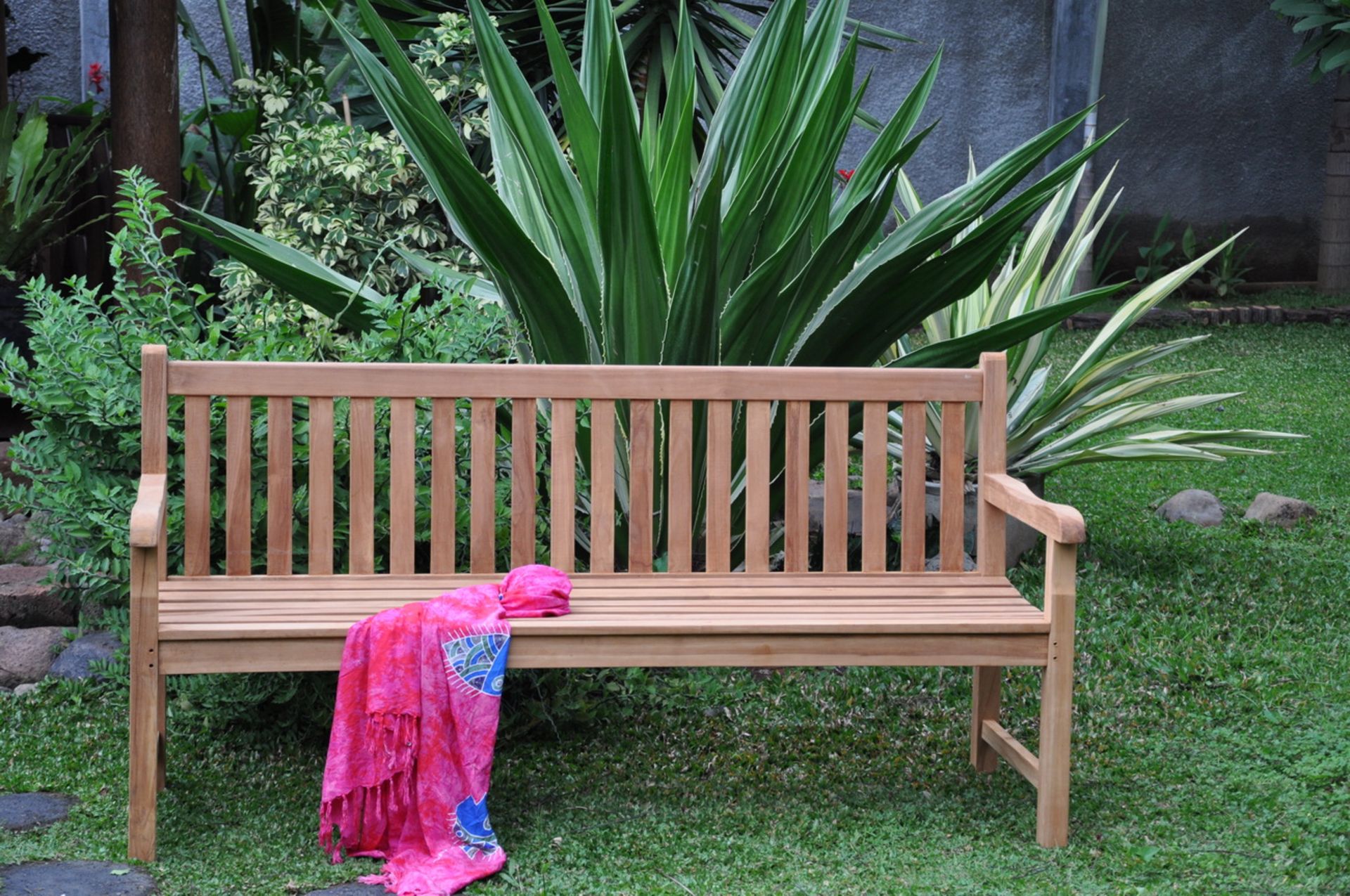 V Brand New Teak Garden bench Sit NOTE: Item Is Available Approx 5 Days From The End Of Sale