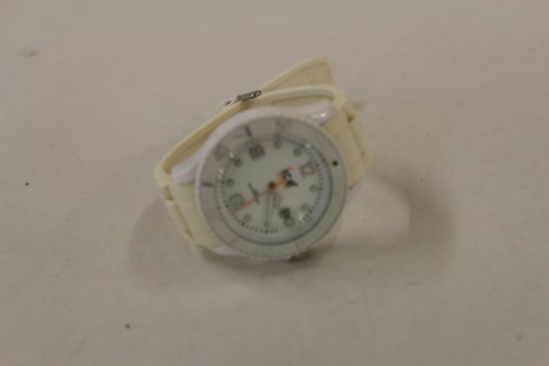 Grade U White Strap White Face Watch