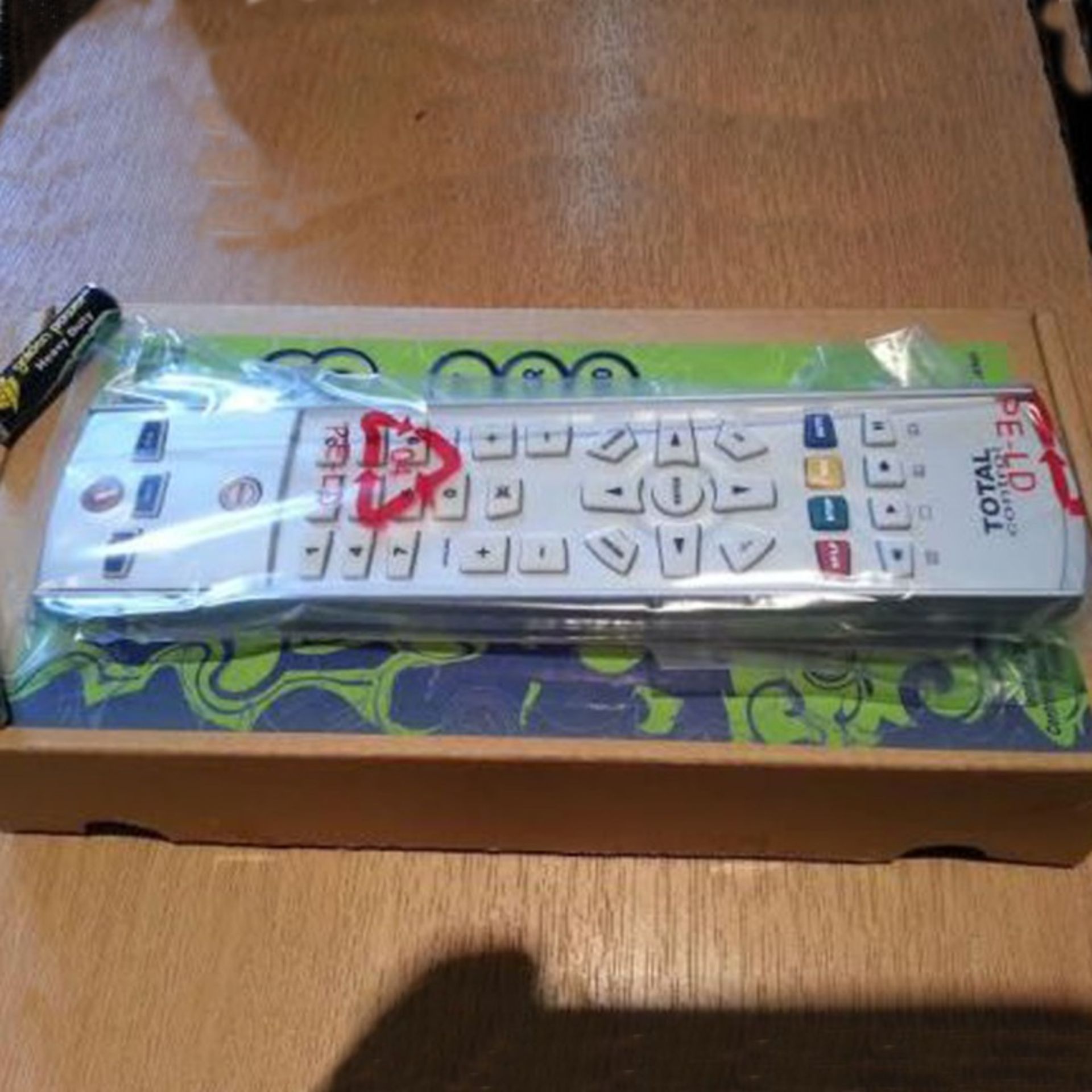 V Brand New Total control universal remote control/ Contros l up to three devices from one remote