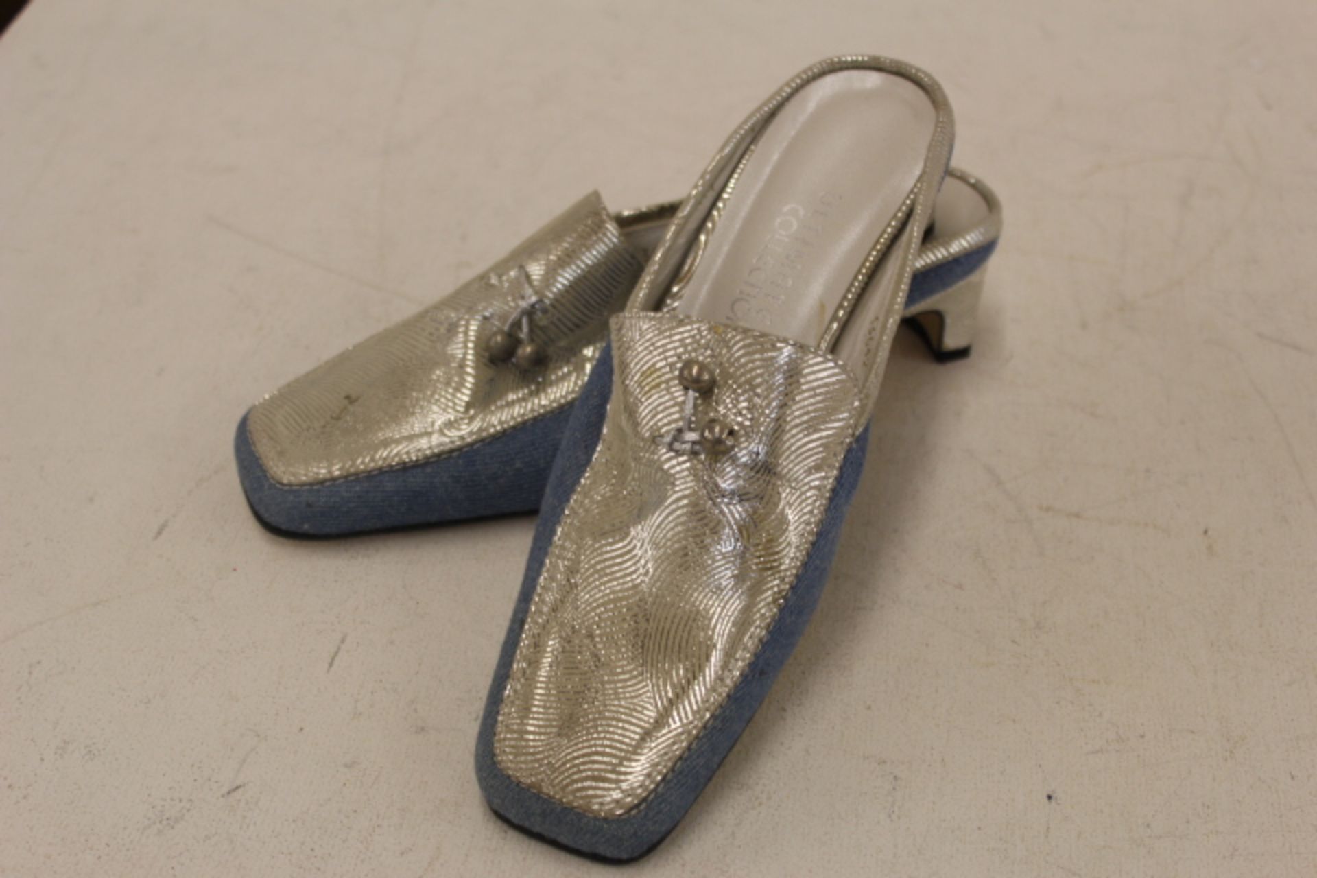 V Grade A Pair Ladies Ultimate Collection Denim & Silver Patterned Shoes Size 3 RRP £75 (Feathers)