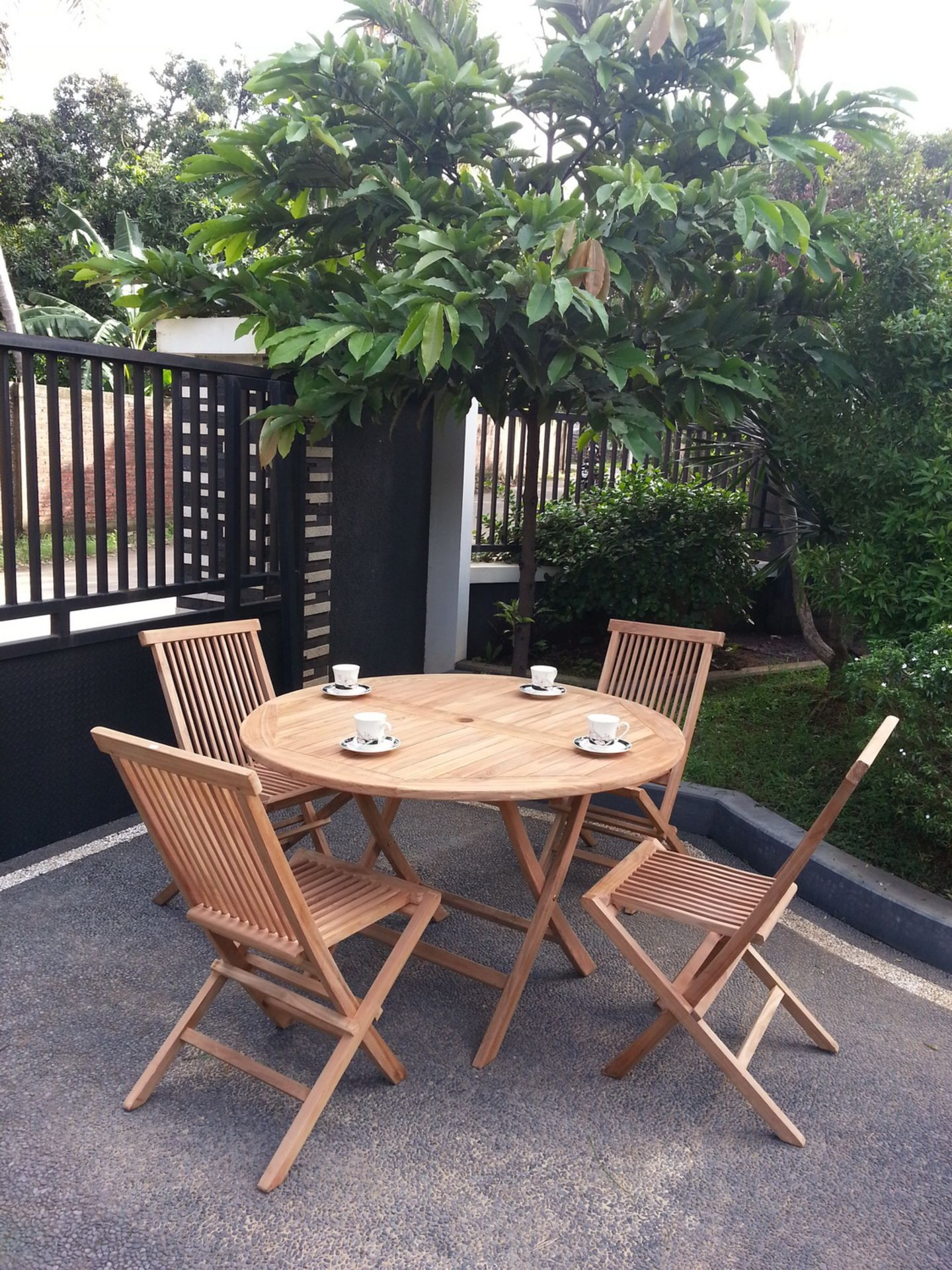 V Brand New Teak 120 cm Folding Table set / including 4 folding chairs and 4 cushion/ RRP £849.99 (