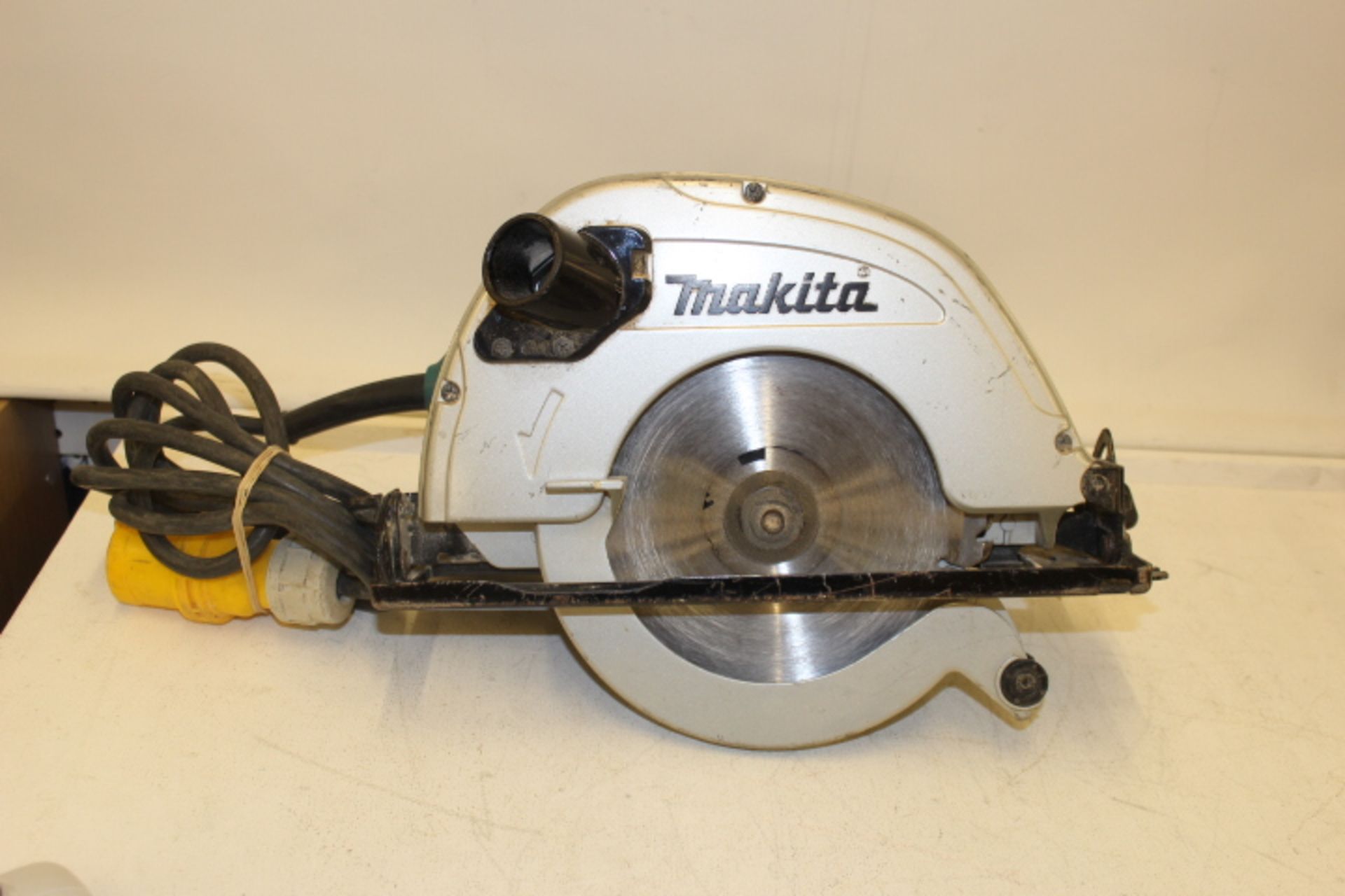 Grade U Makita 110v Circular Saw