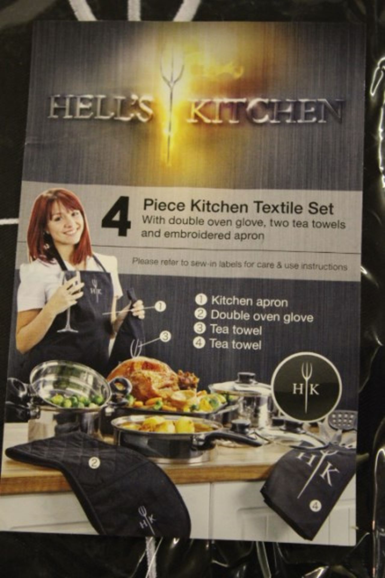 V Brand New Hells Kitchen 4 Piece Kitchen Textile Set inc Double Oven Glove, Two Tea Towels and