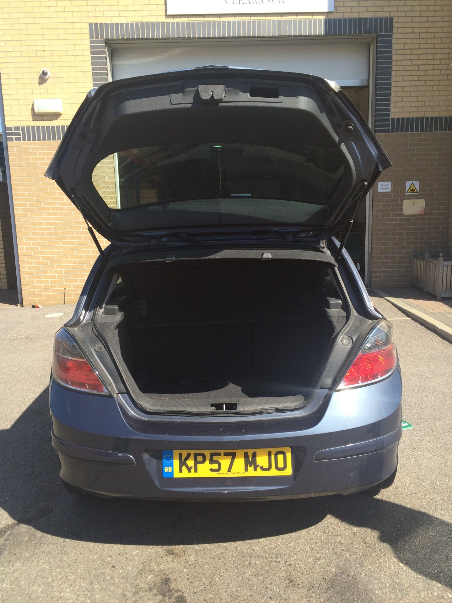 V Grade U 2008 (57 reg) Vauxhall Astra Hatchback 112,000 miles Automatic 1.8 L Petrol, mot till - Image 3 of 9