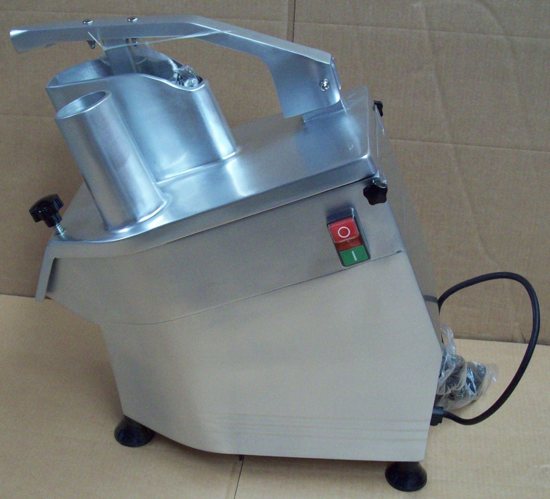 V Brand New Multi Functional Vegetable Cutter comes with 5 blades 240V/50HZ 550W Power 560x290x560 - Image 2 of 3