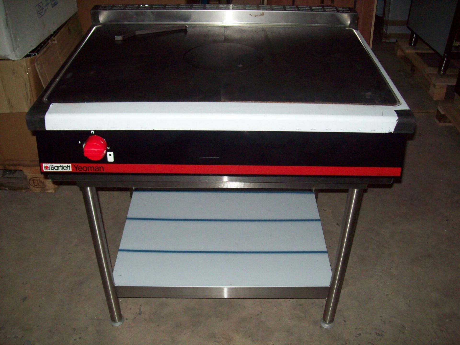 V Brand New Bartlett Yeoman Nat Gas Solid top boiling table1/2