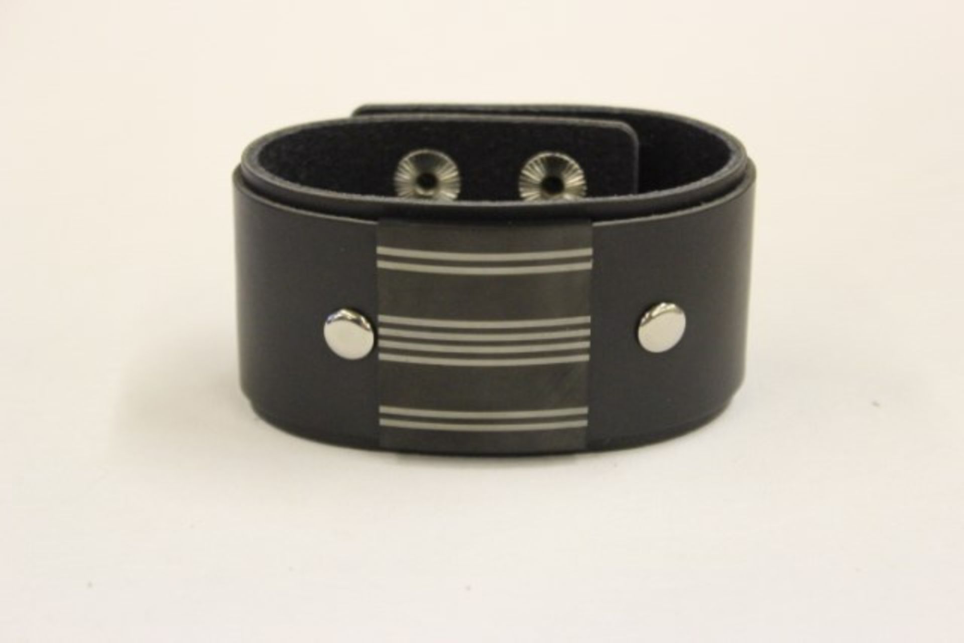 V Gents Leather Cuff Bracelet