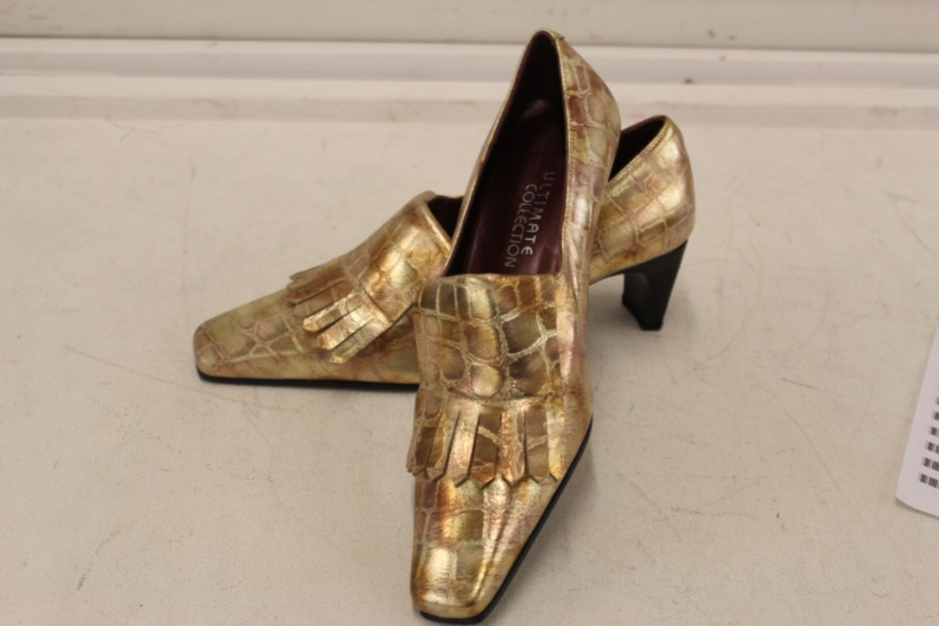 V Grade A Pair Ladies Ultimate Collection Gold Colour Shoes Size 4 RRP £67.50 (Feathers)