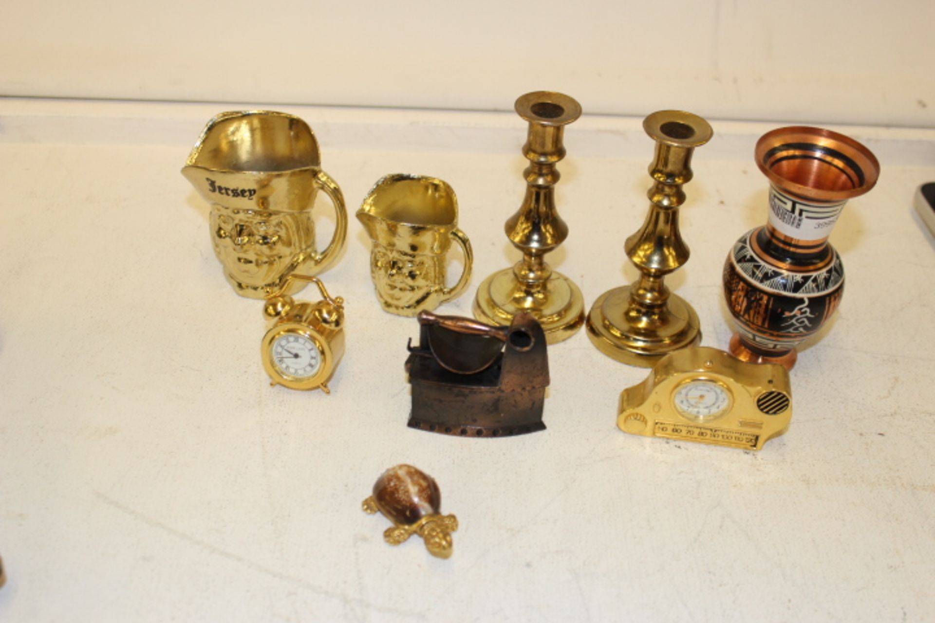 Grade U Quantity Of Brass & Copper Items