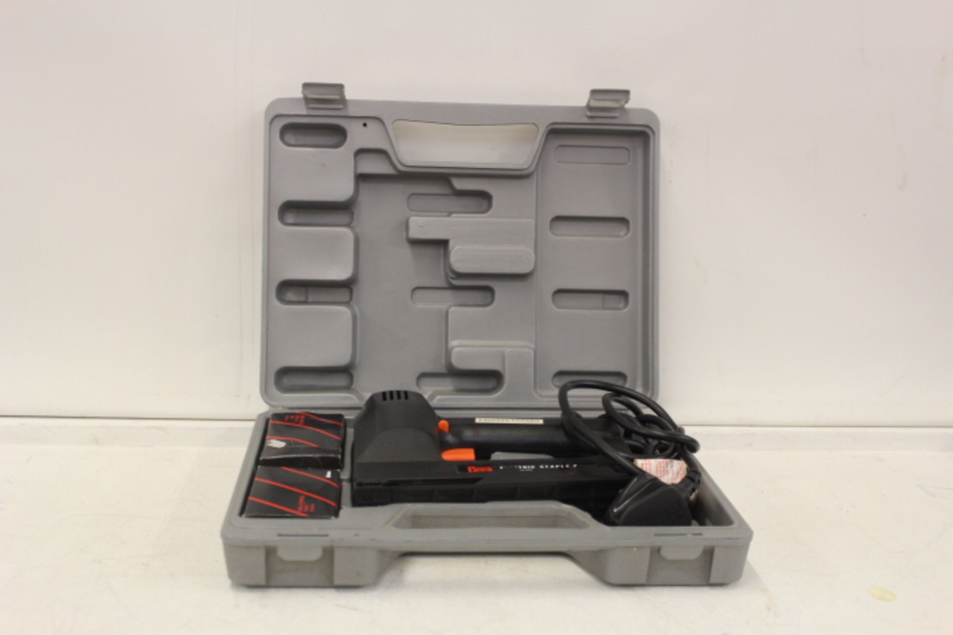 Grade U Power Devil Nail/Staple Gun In Carry Case With 1mm Staples & Nails