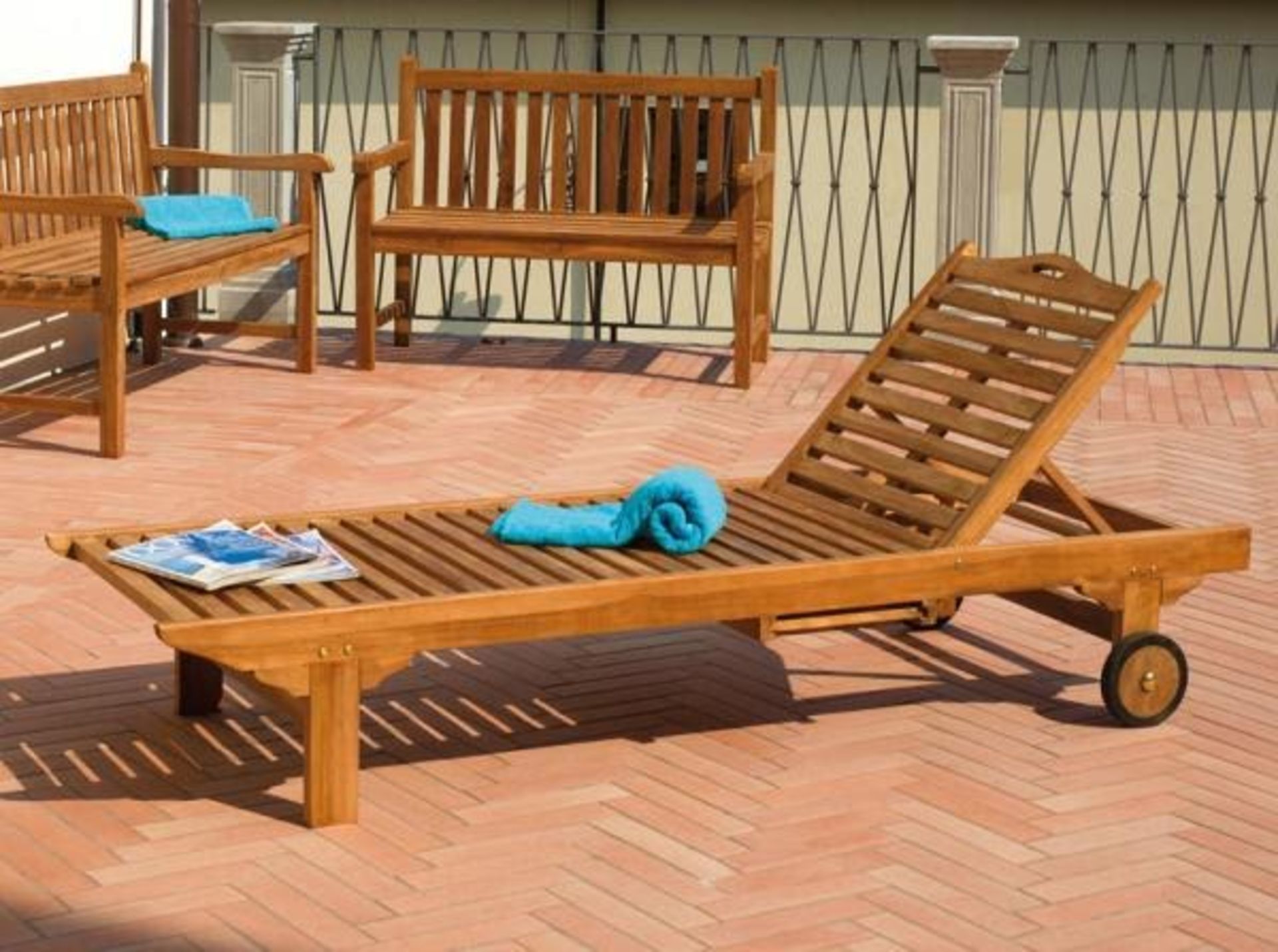 V Brand New TEAK Sunlounger Dimensions 209cm x 65cm x 28cm (ISP £479 Just Teak) NOTE: Item Is