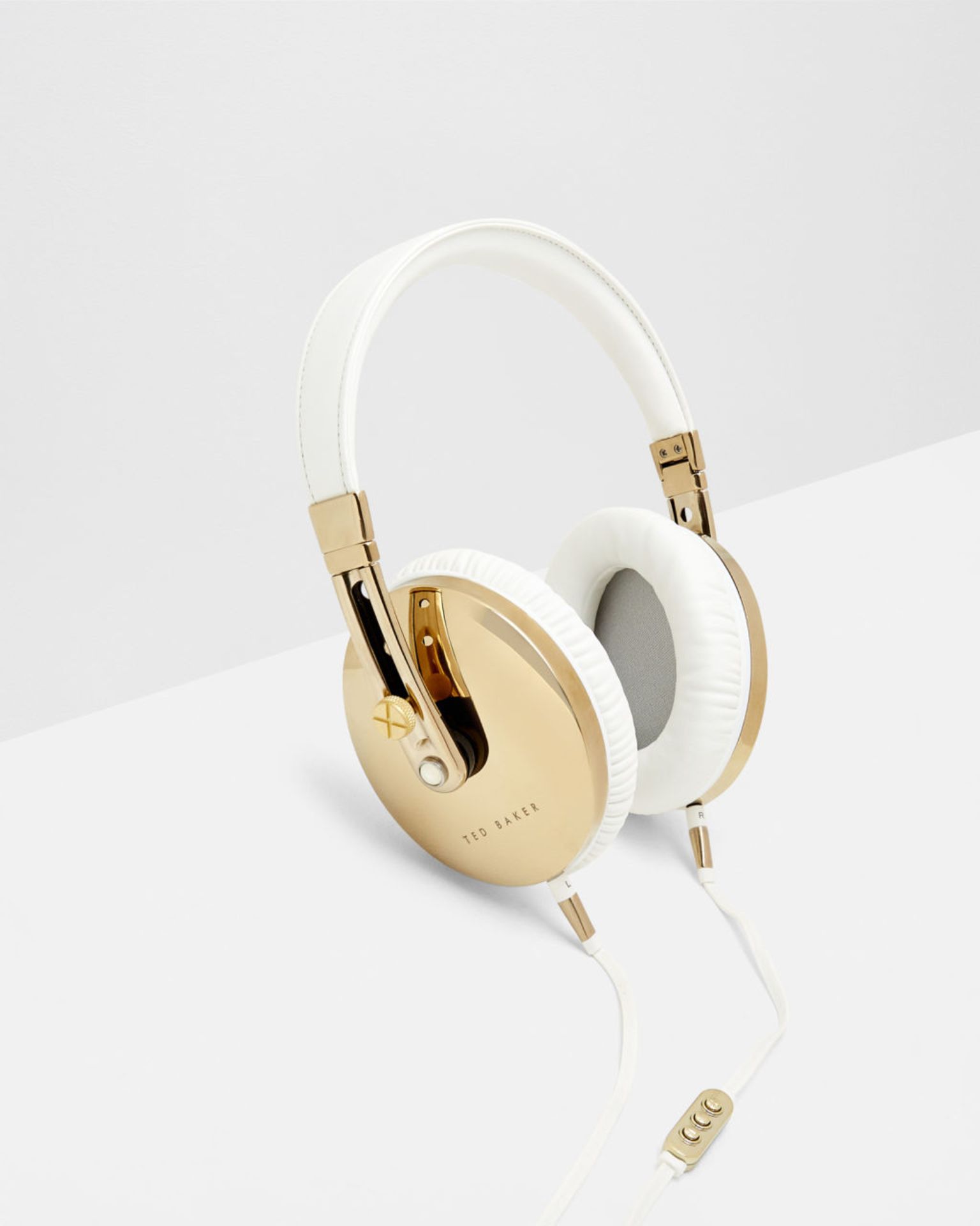 V Brand New Ted Baker Rockall High Performance Folding Over Ear Headphones White/Gold Apple