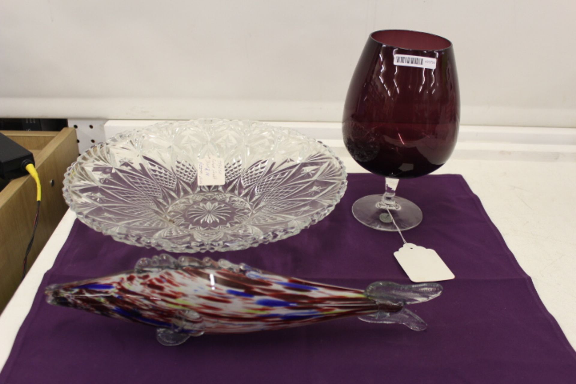 Grade U Large Glass Dish Venetian Fish & Cranberry Brandy Glass