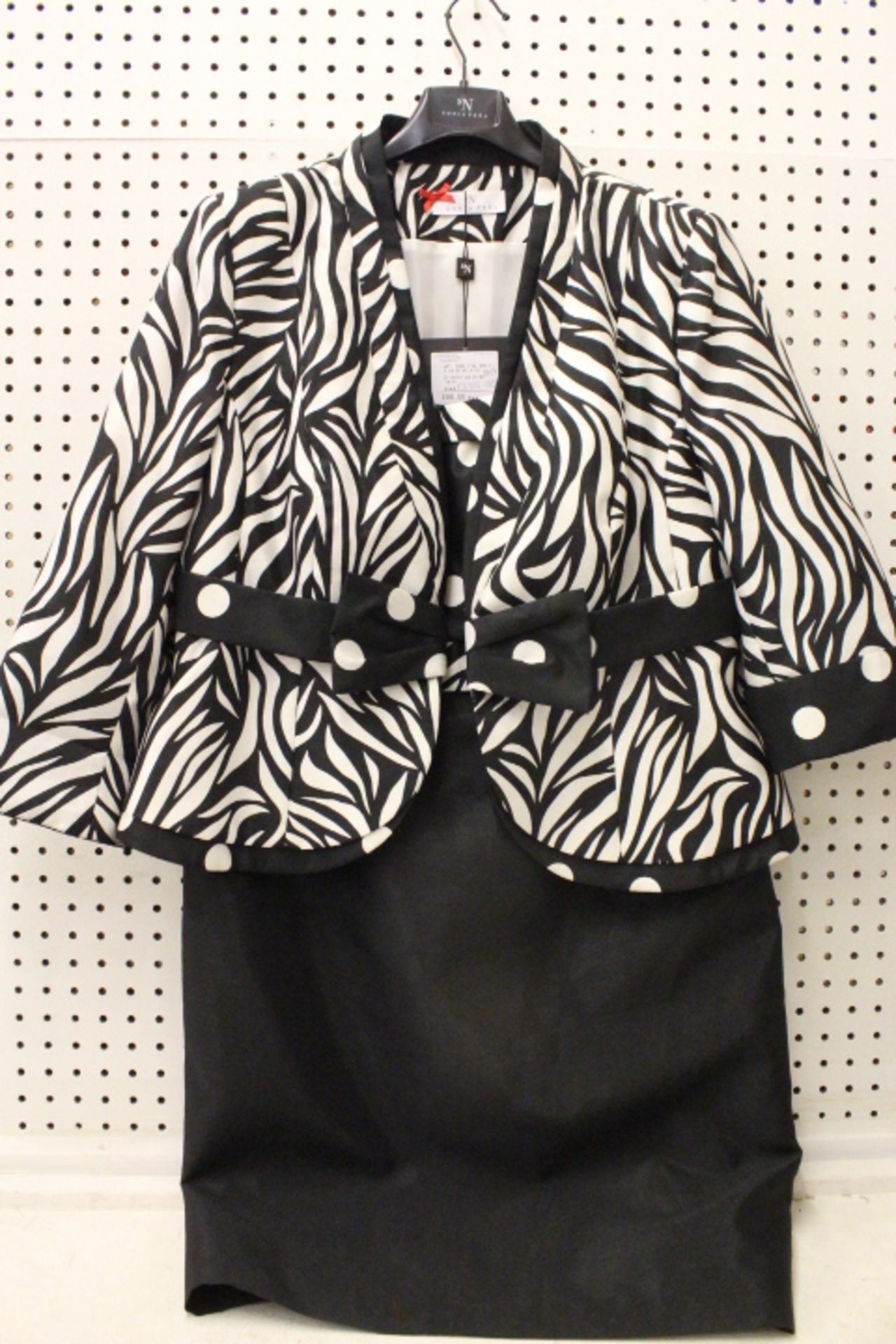 Ladies Sonia Pena black & White Dress With Matching Jacket Size 18