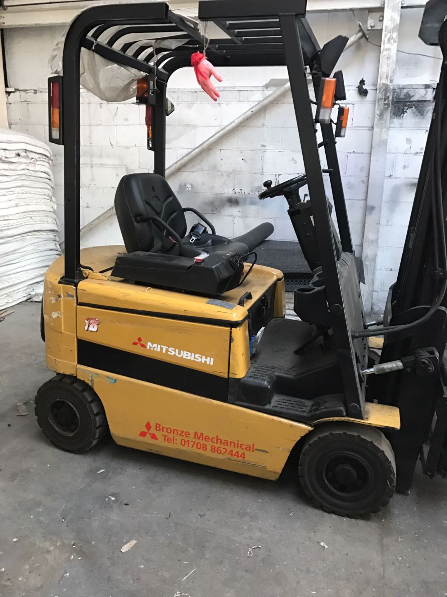 V CATERPILLAR COUNTERBALANCE FORK LIFT TRUCK EP18KT LIFT HEIGHT - 4750mm FORK LENGTH - 1100mm MAST - Image 4 of 5