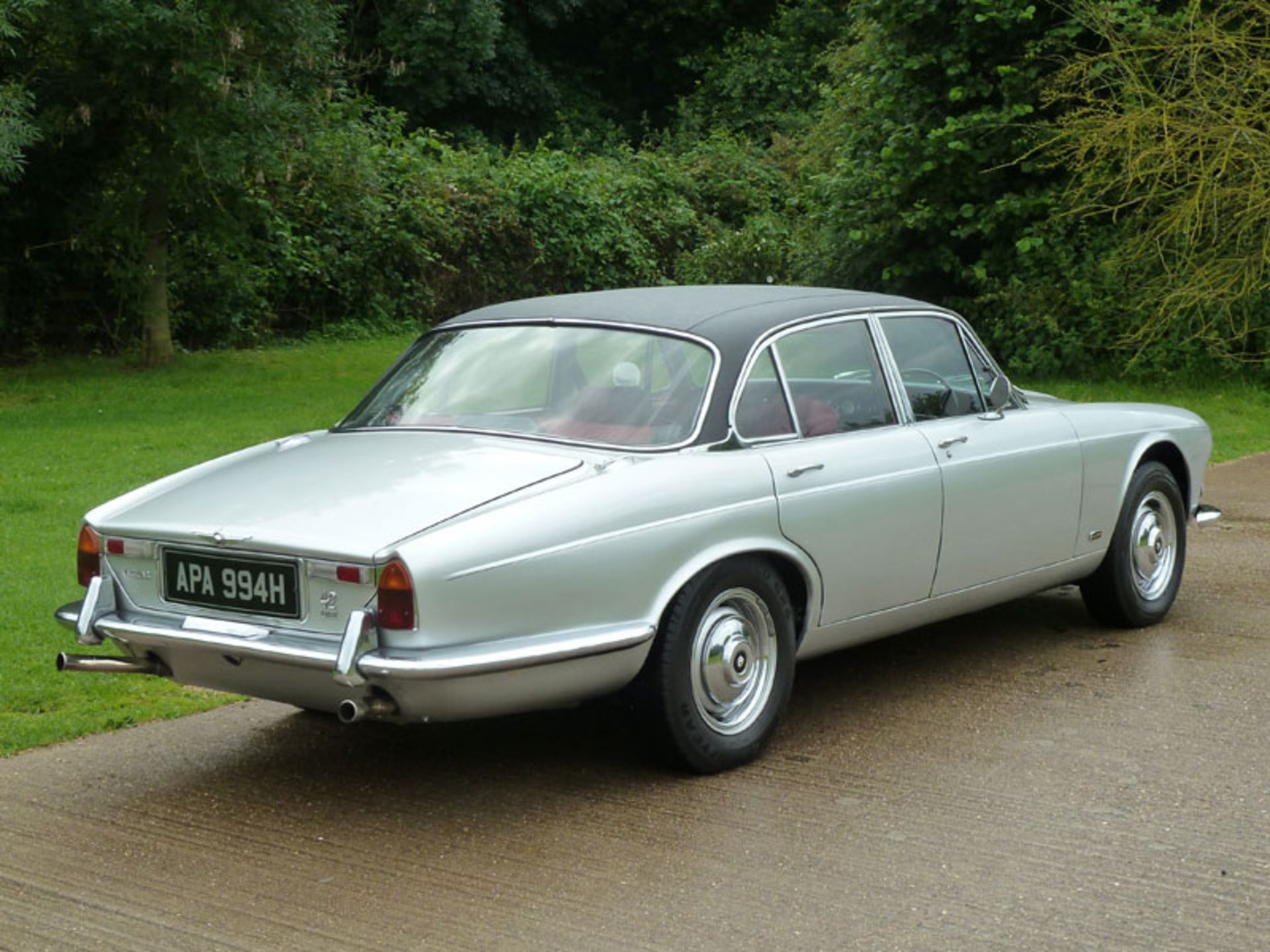 1969 Jaguar XJ6 4.2 - Image 2 of 13