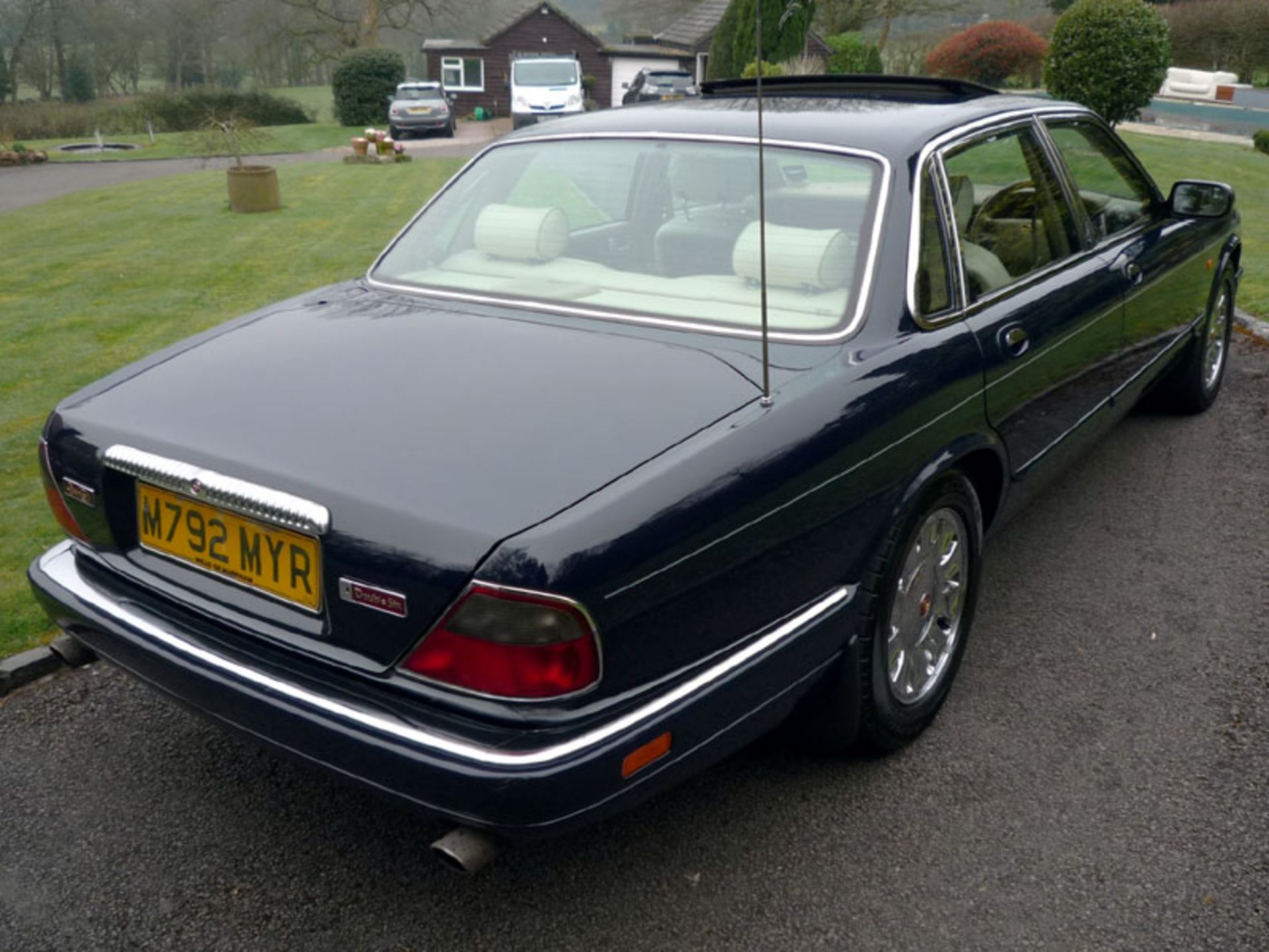 1994 Daimler Double Six - Image 2 of 4