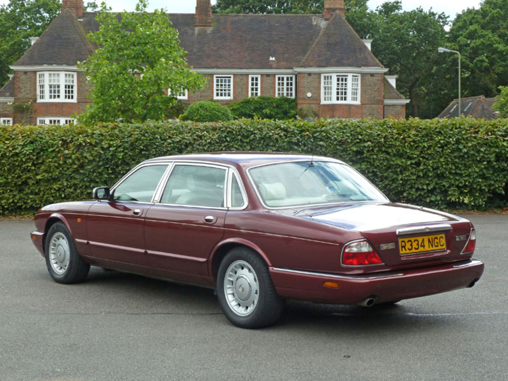 1997 Daimler V8 4.0 LWB - Image 2 of 5