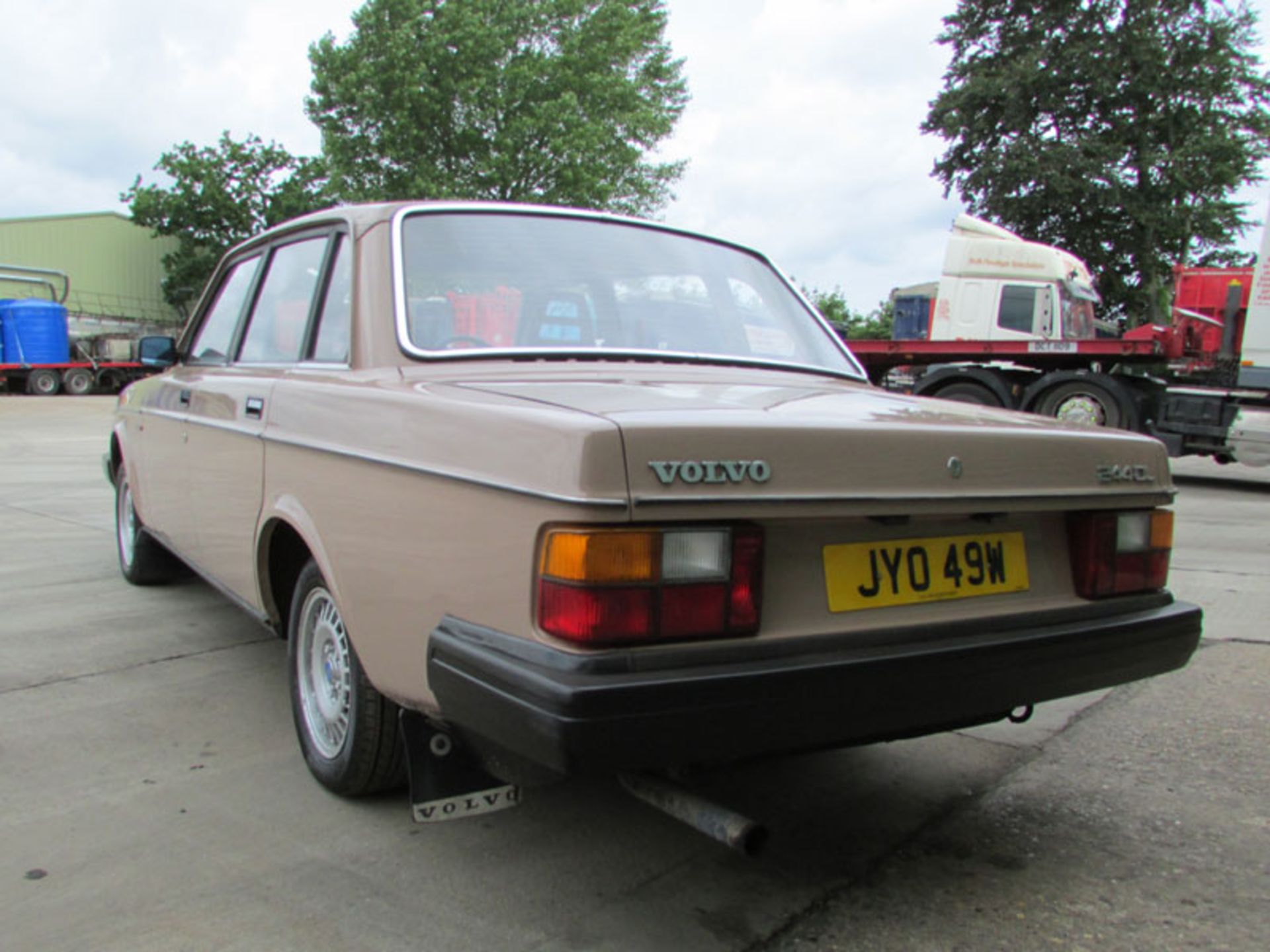 1981 Volvo 244 DL - Image 2 of 8