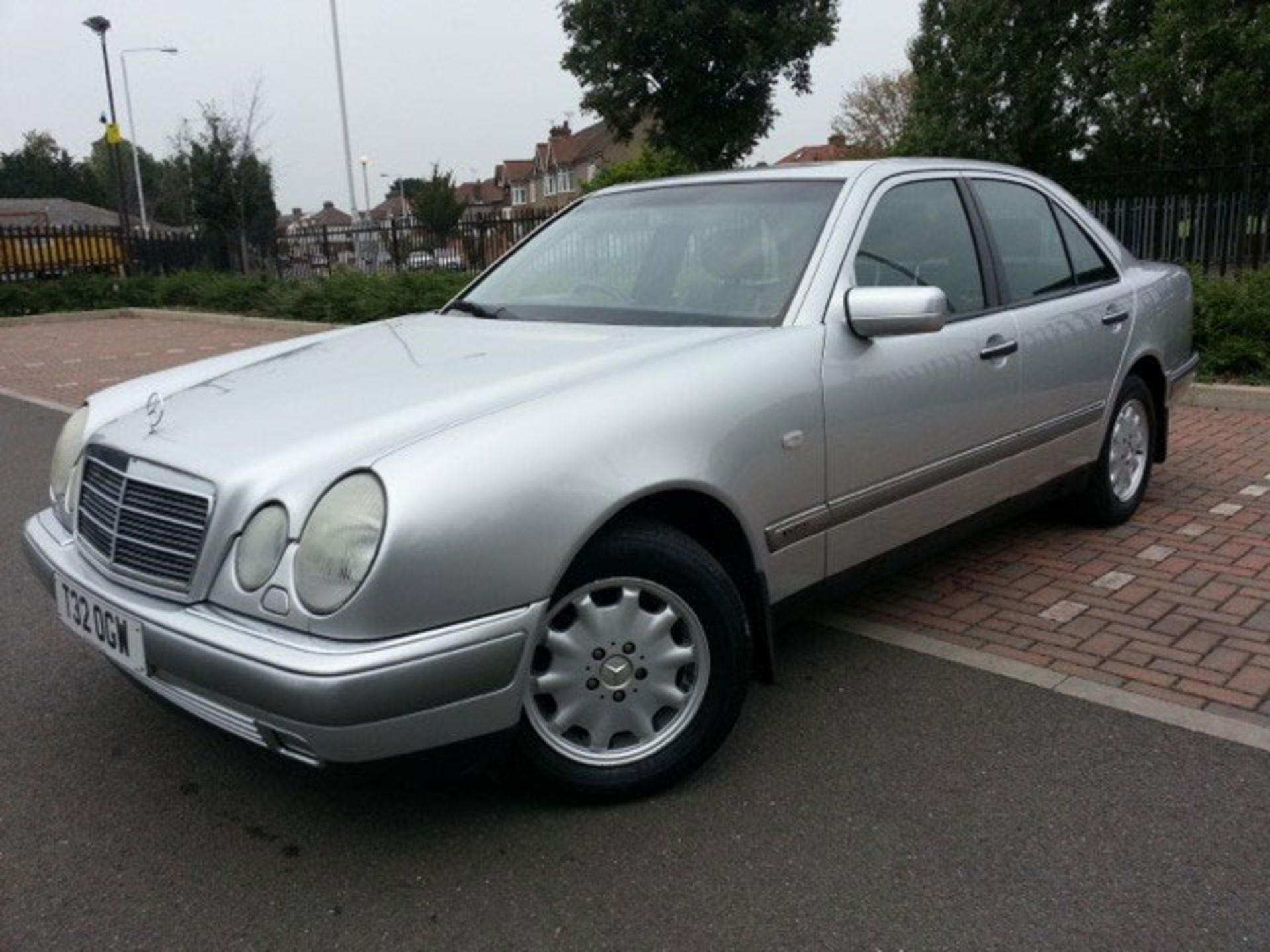 1999 Mercedes-Benz E 240 Elegance