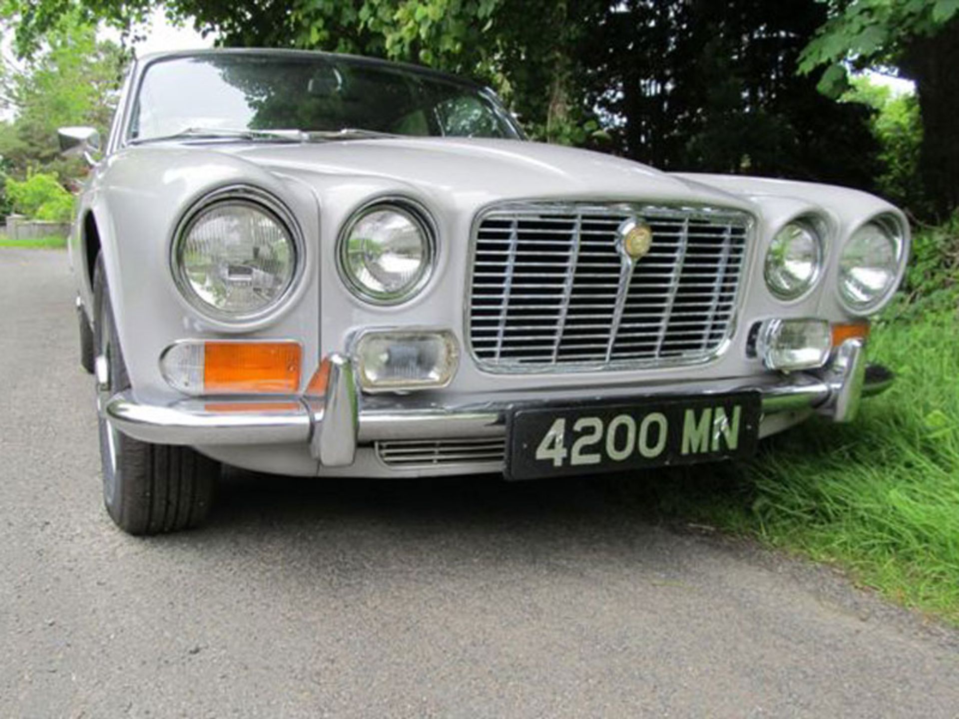 1972 Jaguar XJ6 4.2 - Image 3 of 5