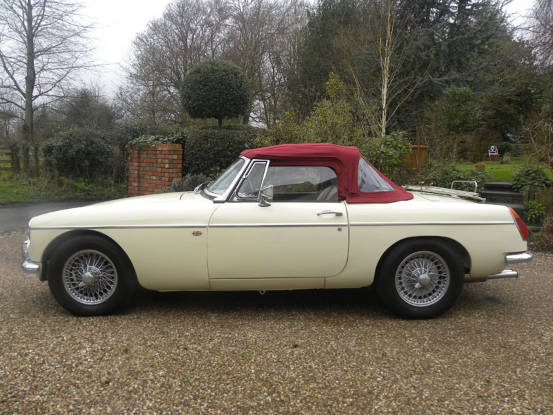 1971 MG B Roadster - Image 2 of 5