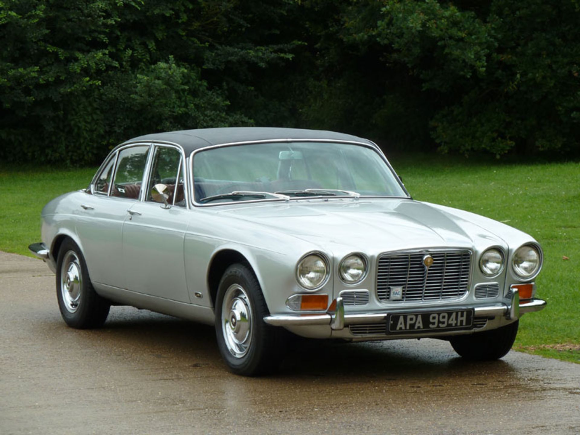 1969 Jaguar XJ6 4.2 - Image 3 of 13