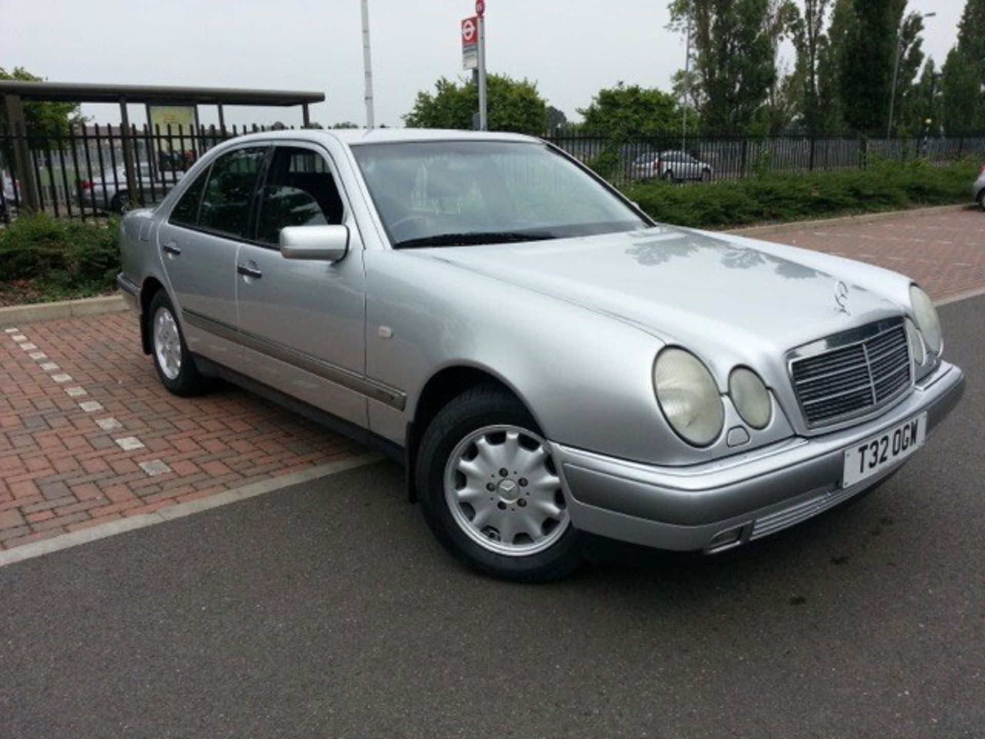 1999 Mercedes-Benz E 240 Elegance - Image 2 of 5