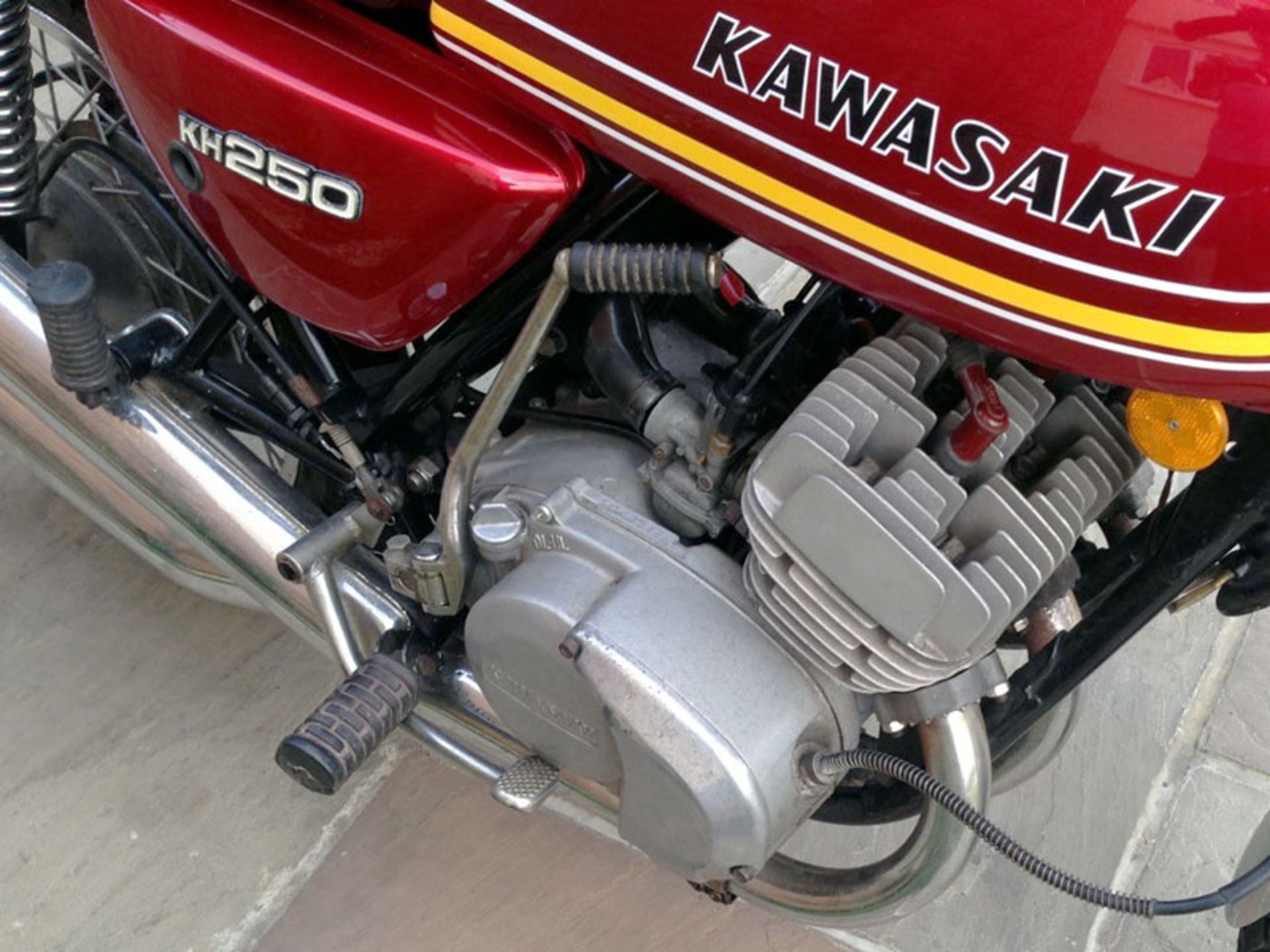 1979 Kawasaki KH250 - Image 3 of 3