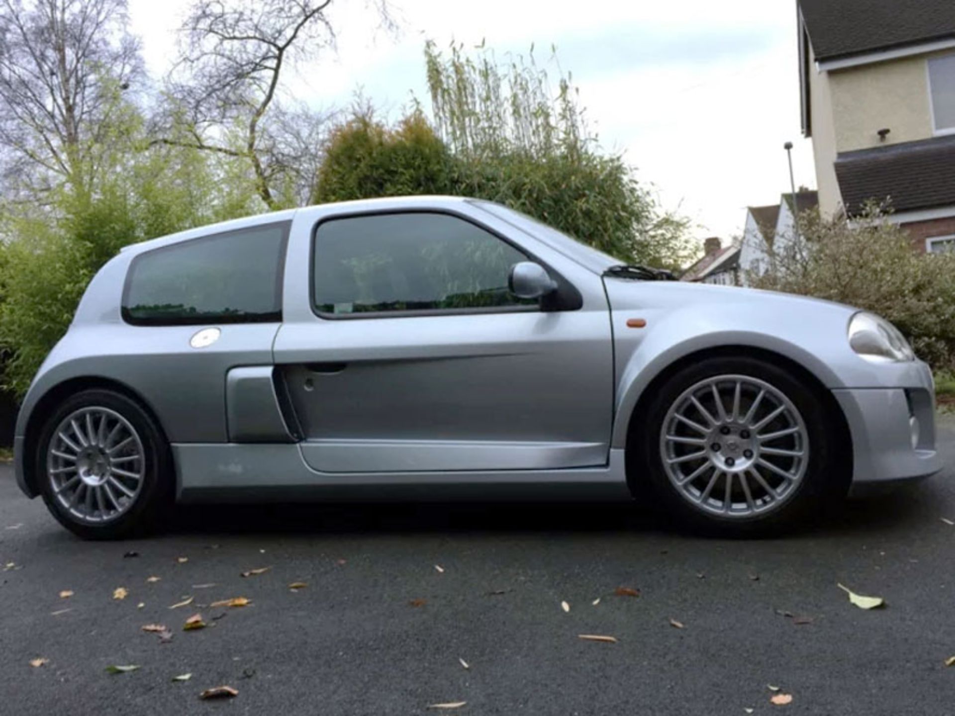 2002 Renault Clio V6 Sport - Image 2 of 6