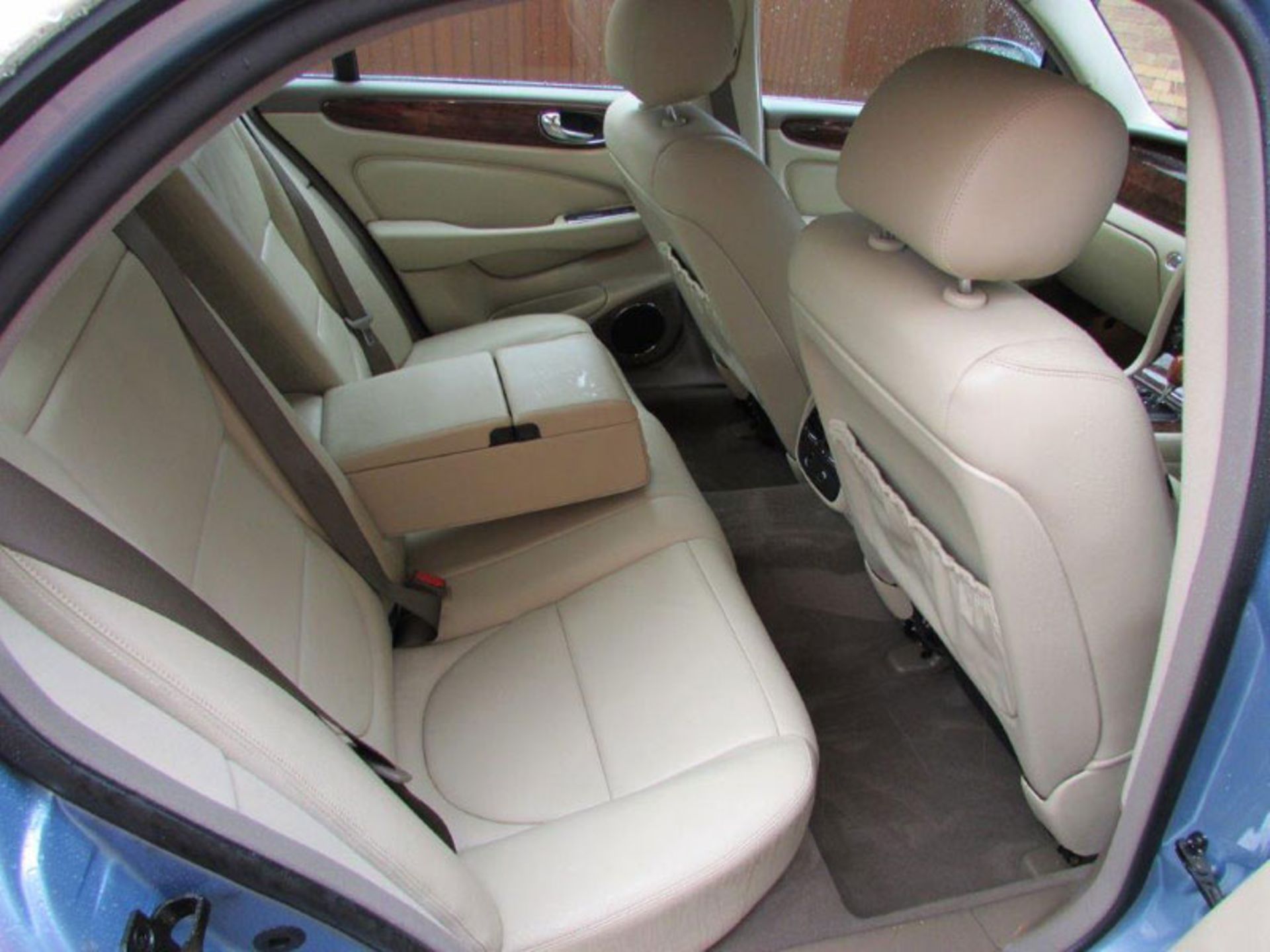 2006 Jaguar XJ Executive TDVi - Image 3 of 3