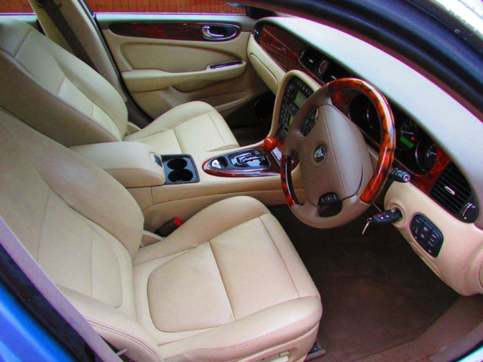 2006 Jaguar XJ Executive TDVi - Image 2 of 3