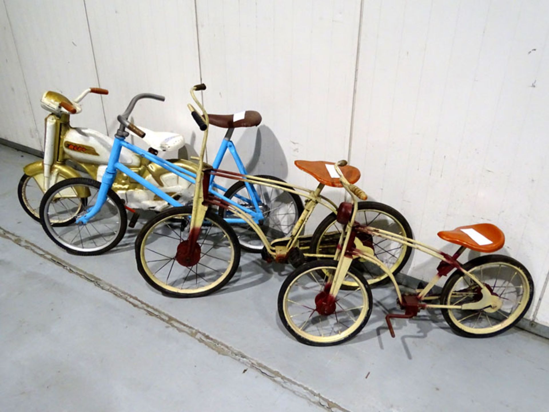 Childs Bicycles - Image 2 of 2