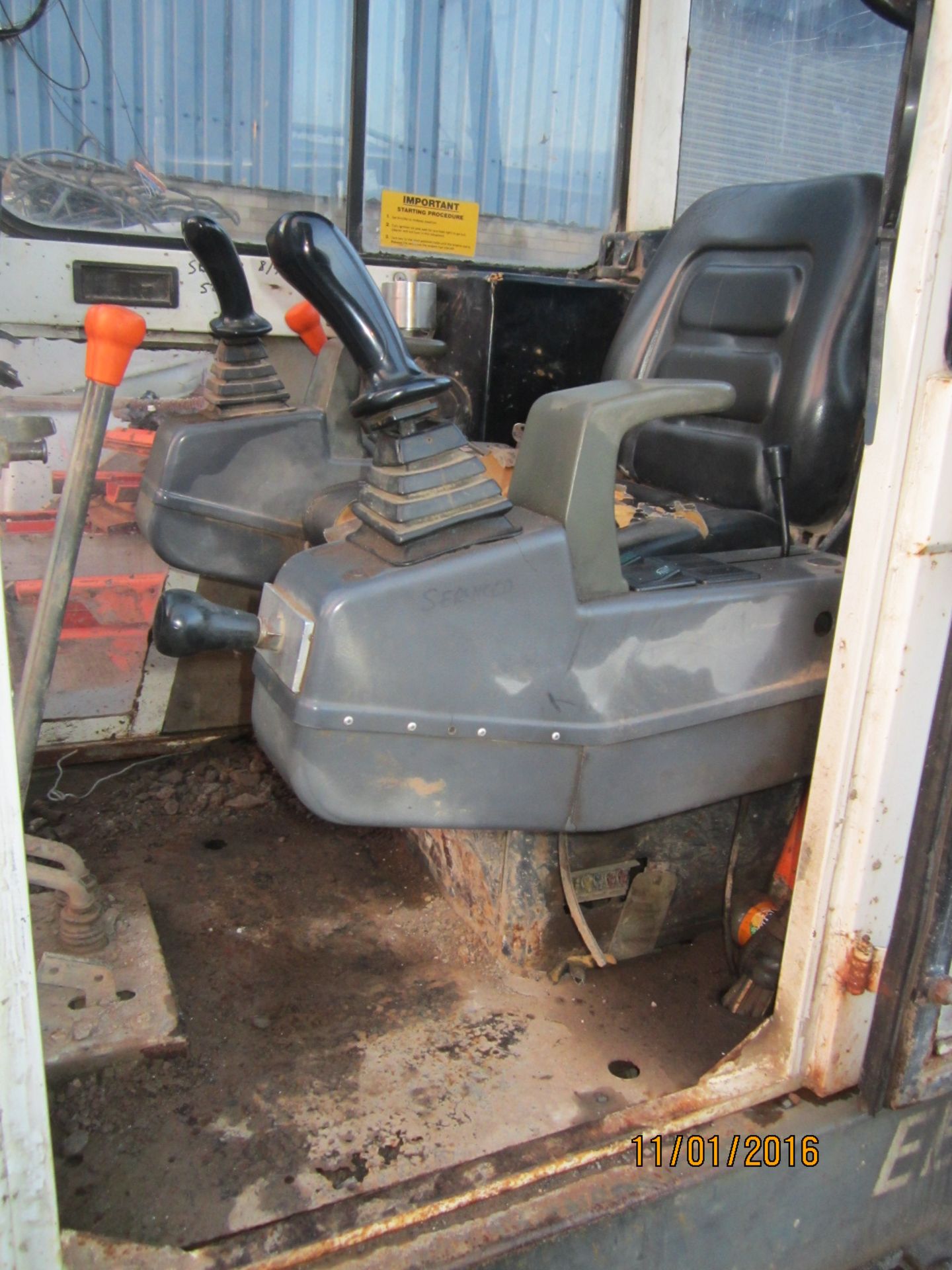 1995 Pel Job EB 25.4 rubber tracked Mini digger c/w blade & digging bucket - Image 12 of 12