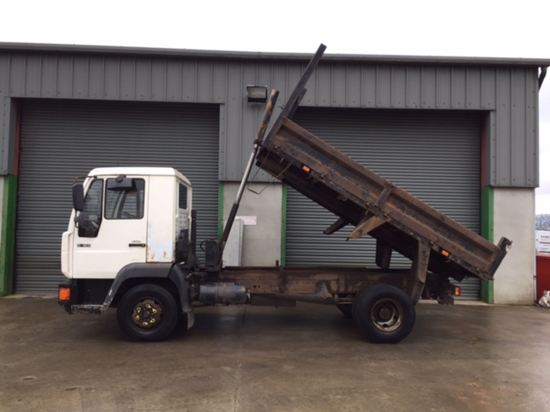 1999 MAN 7.5 Tonne Drop Side Tipper Reg S735 MGB Reg Docs Available - Image 9 of 13