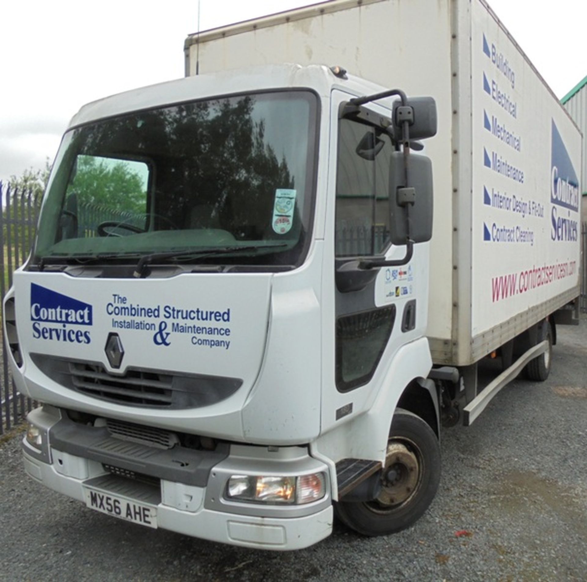 2006 Renault Midlum 7.5 Tonne Box Truck c/w tail lift, MOT 11/2016, 264000kms - MX56 AHE - Image 2 of 9