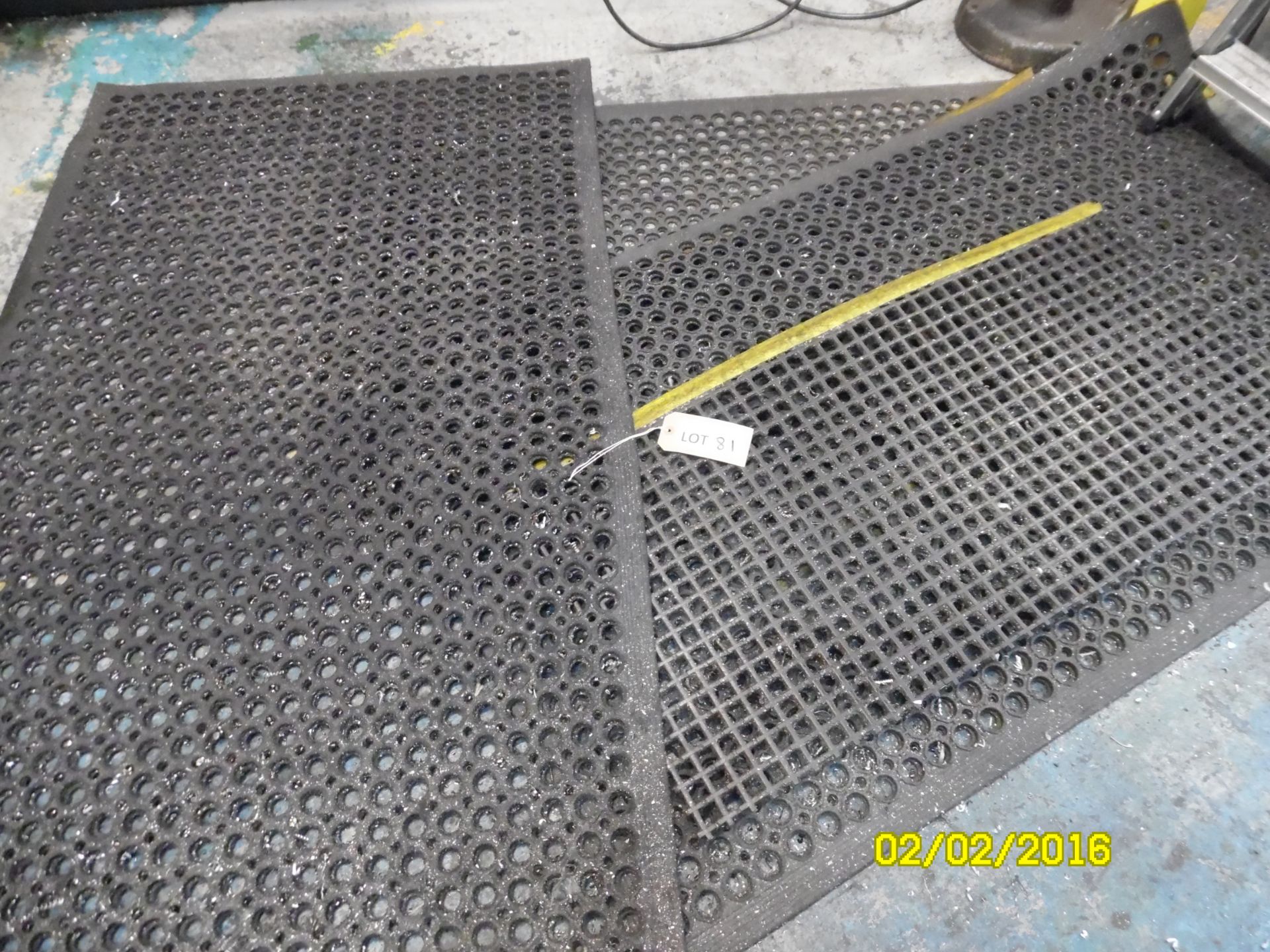 Rubber machine mats, various x 7 - Image 2 of 2