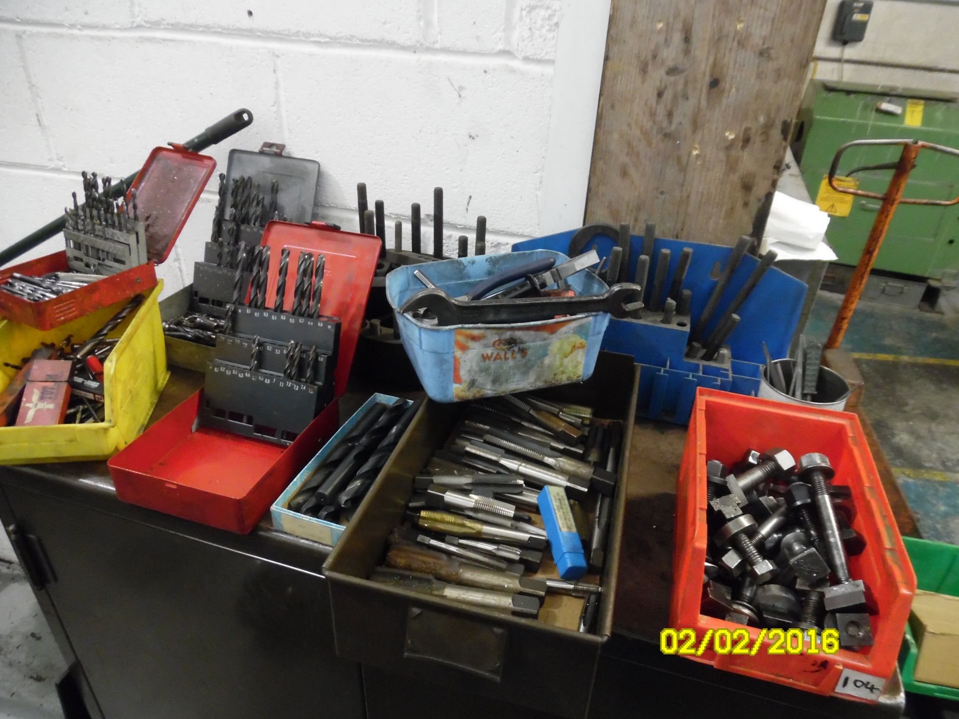 Quantity of assorted handtools as lotted including studding, packing, engraver, drills, etc - Image 2 of 3