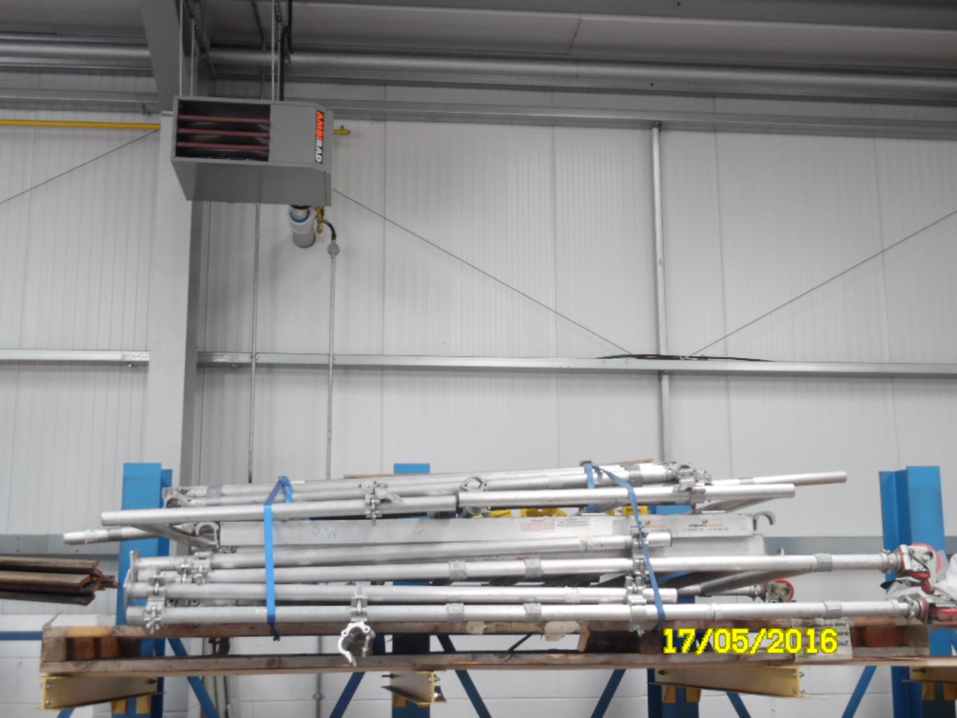 Aluminium scaffold tower, 2.4m height/221kg SWL, (dismantled on pallet), this lot must be
