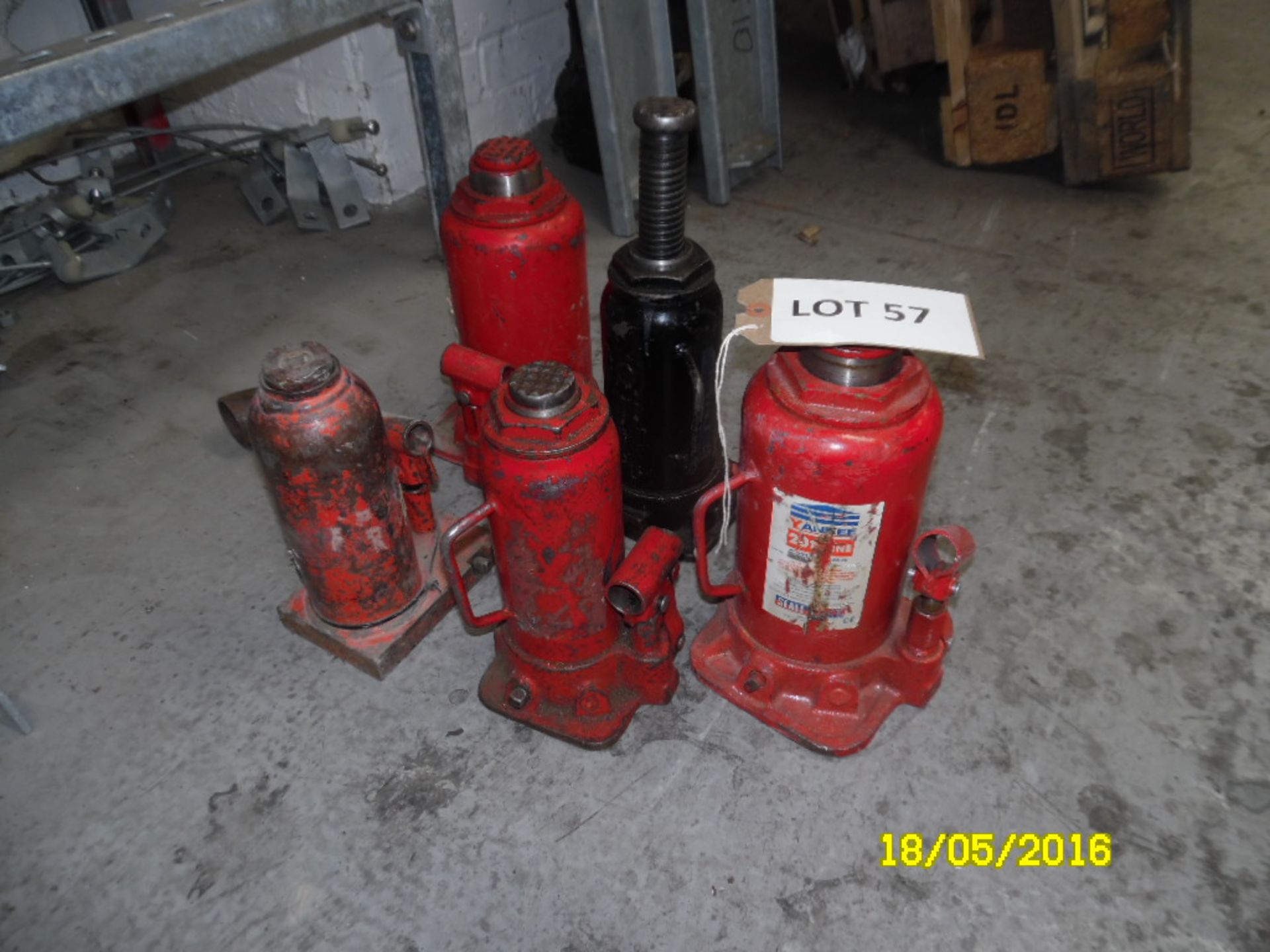 Bottle type hydraulic jacks x 5, various