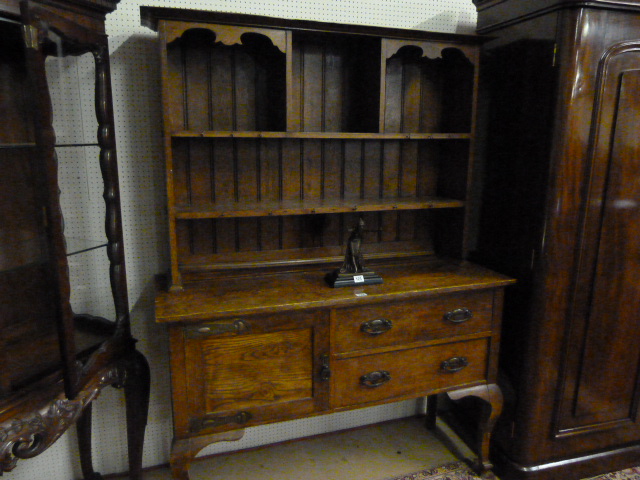 An oak dresser on cabriole legs - Image 2 of 2