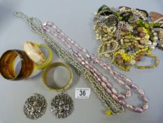 Quantity of various costume jewellery etc.