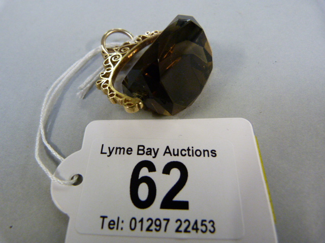 Smoky Topaz fob seal, set with hallmarked 9 ct gold